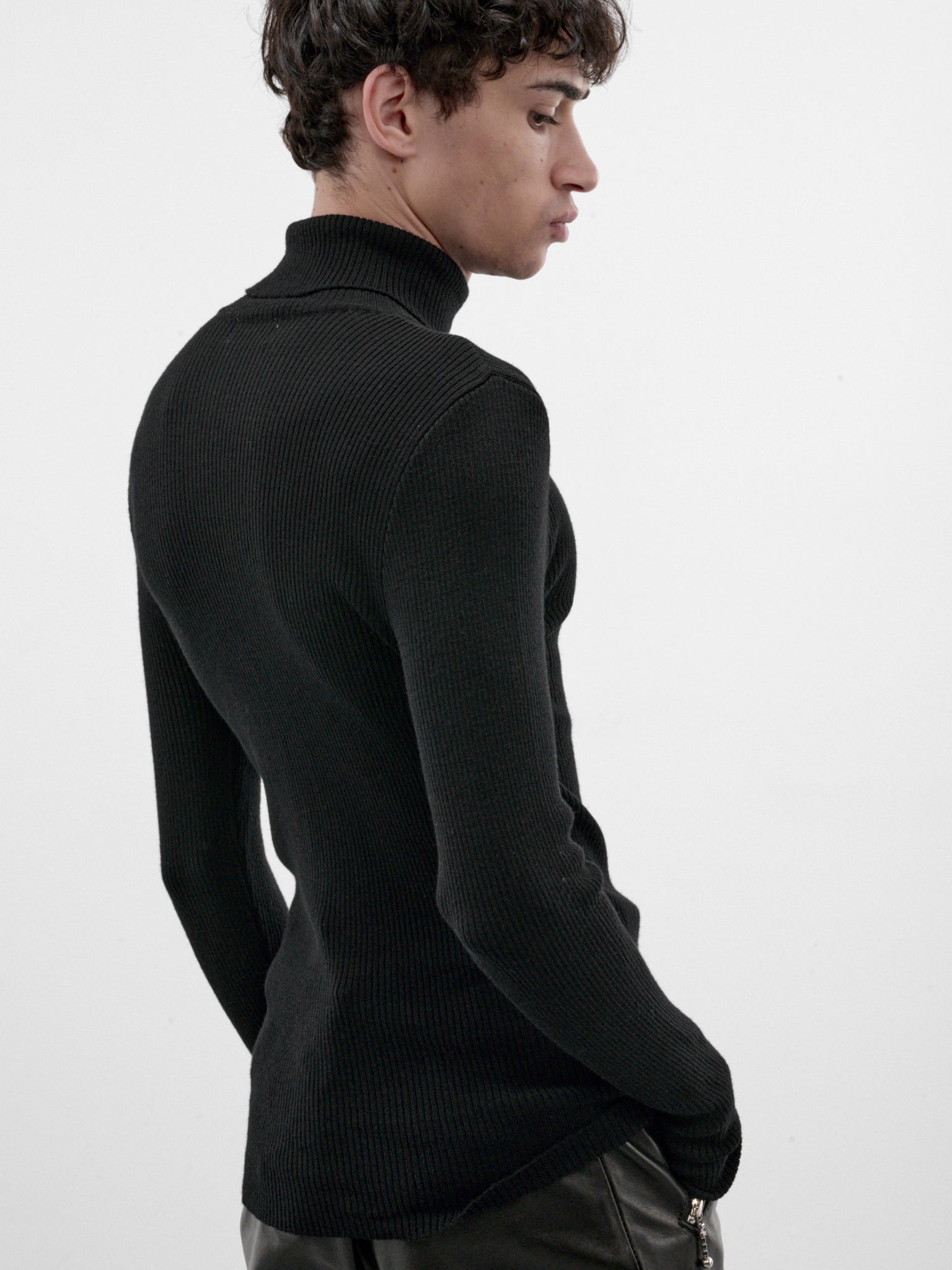 Black Ribbed Wool Turtleneck (KN65-BLACK)