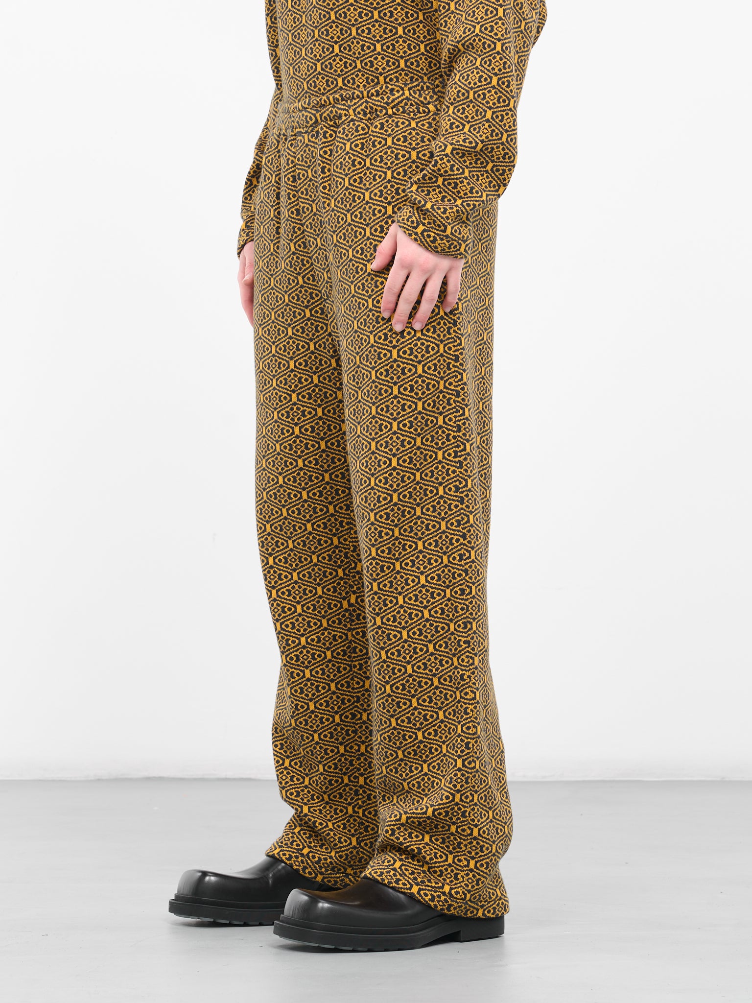 Crescent Jacquard Jogger (KT006-GLDNV)