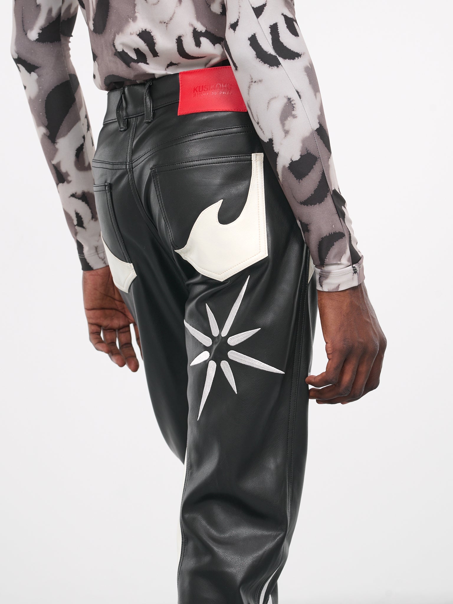 Flower Rider Pants (KUW3PT04KR-C4001-999-BLACK)