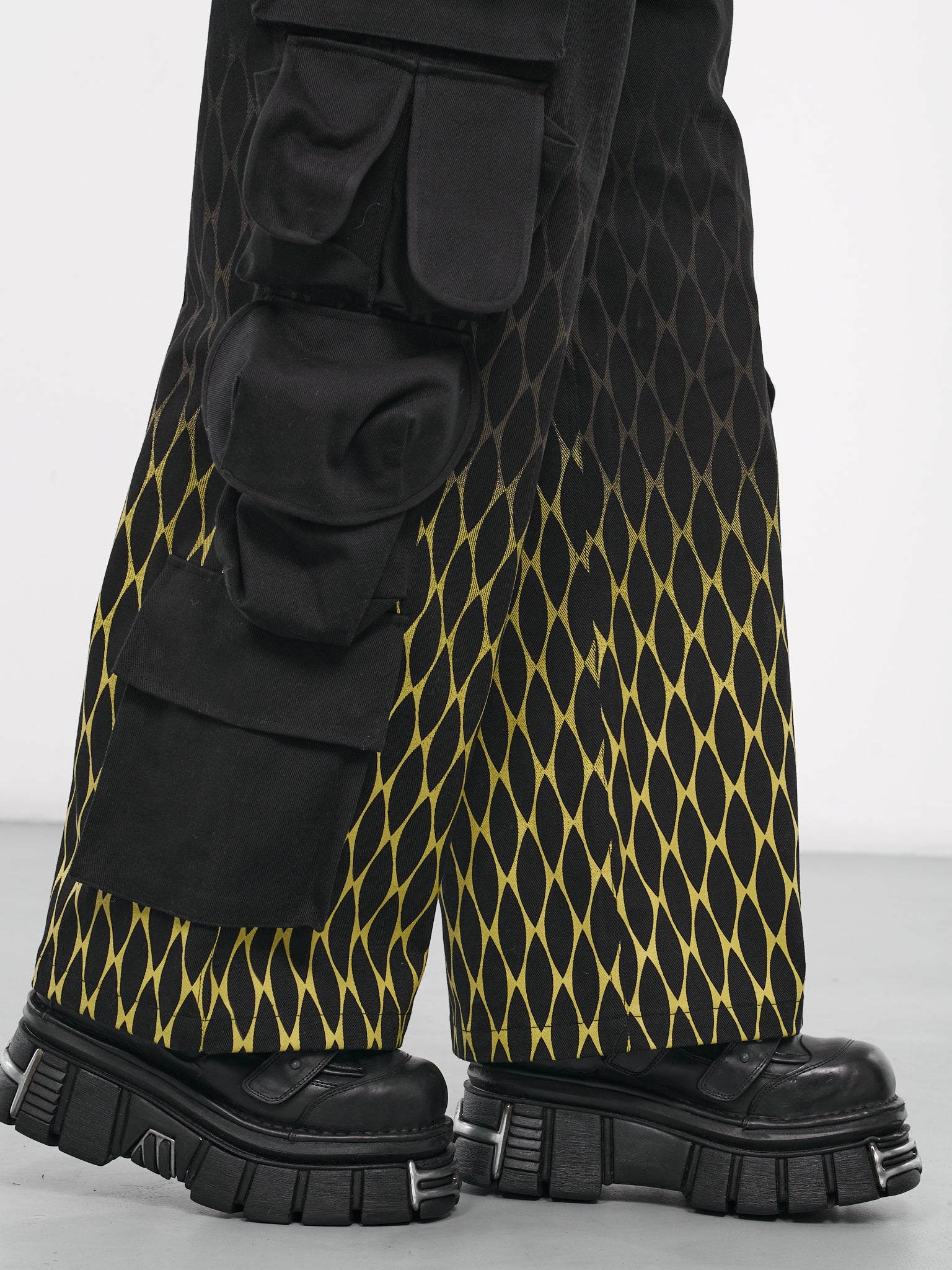 Chain Print Cargo Pants (KUW3PT05KR-C4002-999-BLACK)