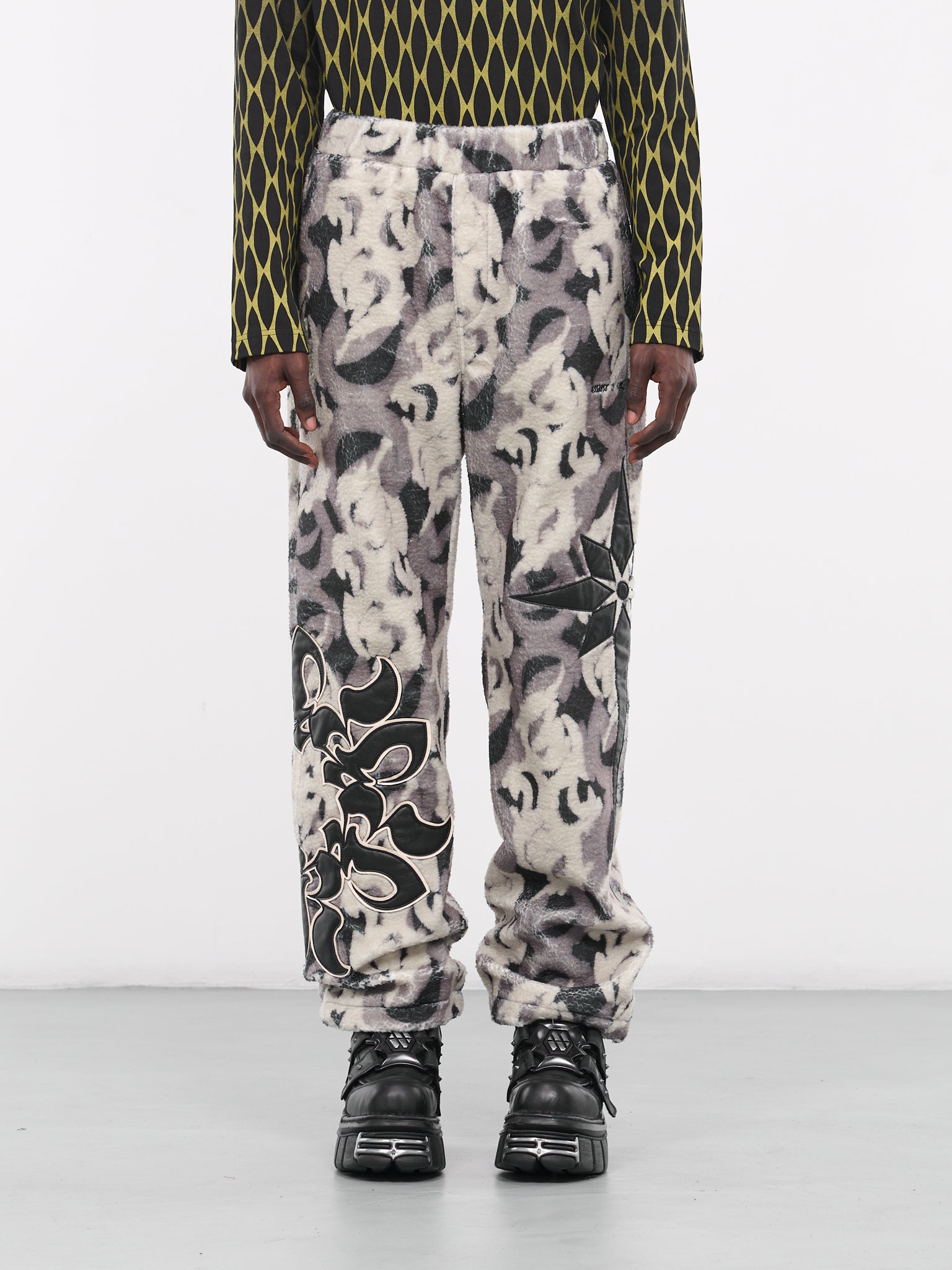 Pattern Fleece Pants (KUW3PT08KR-C4001-900-ASH)
