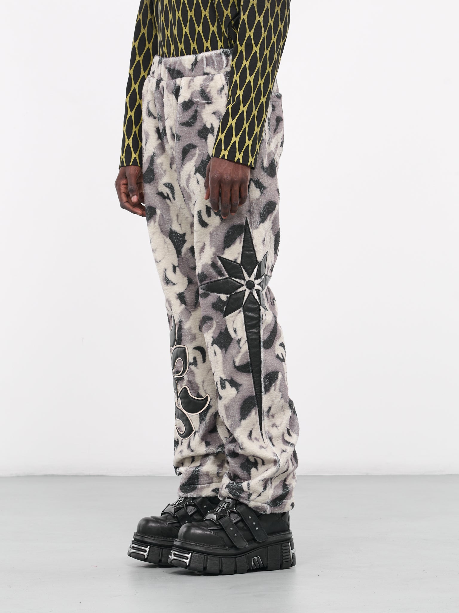 Pattern Fleece Pants (KUW3PT08KR-C4001-900-ASH)