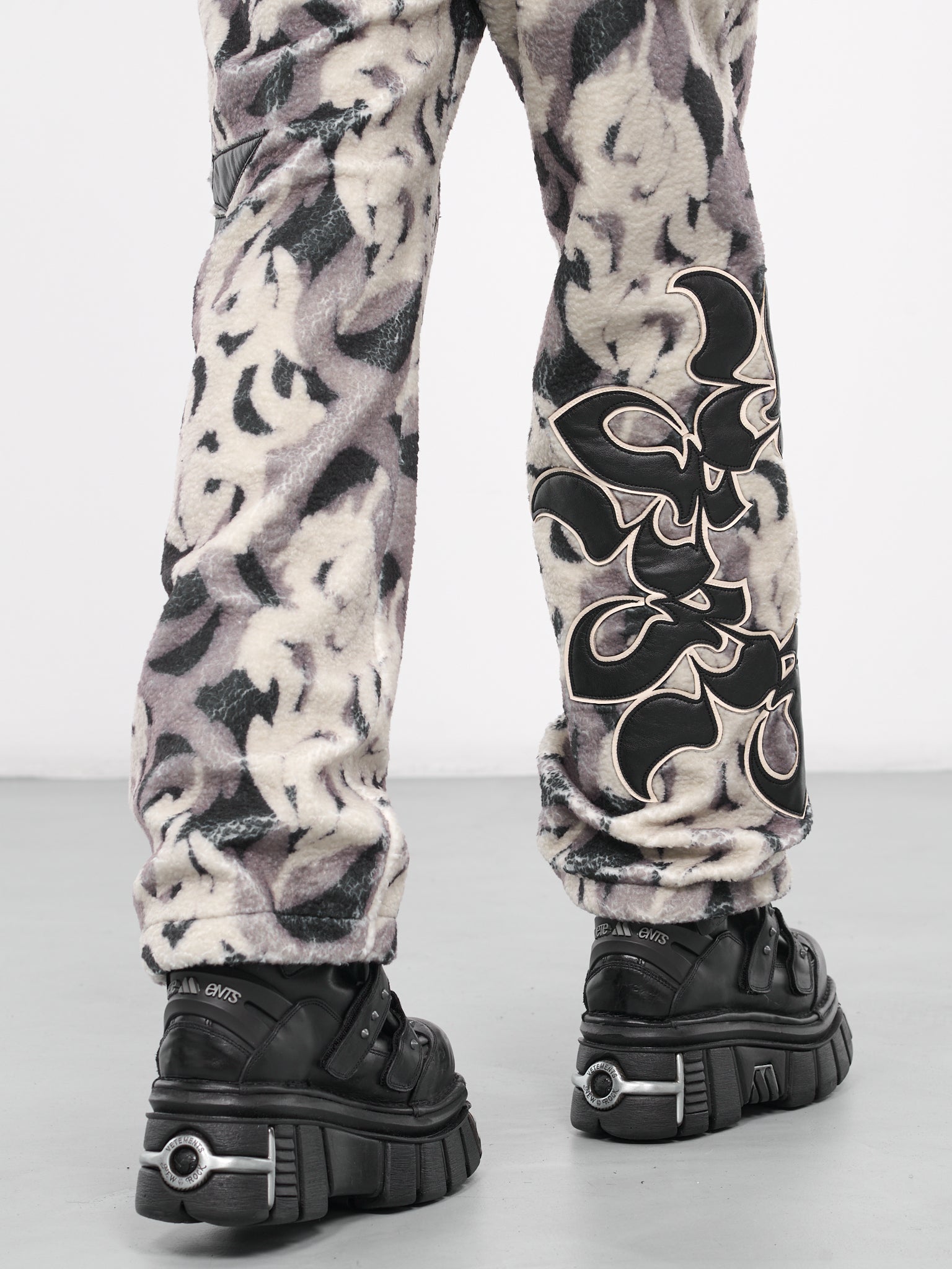 Pattern Fleece Pants (KUW3PT08KR-C4001-900-ASH)