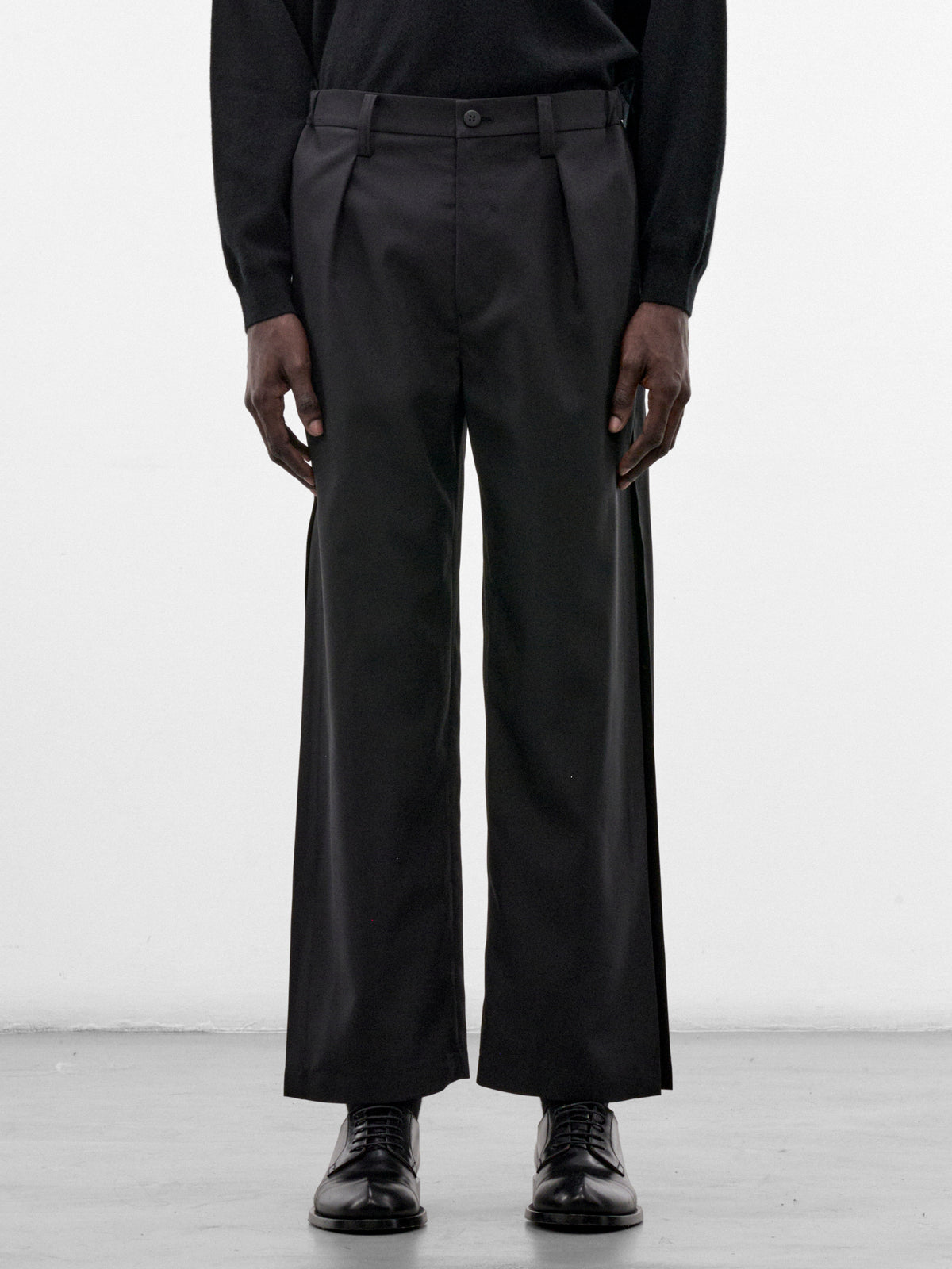 Wings Black Wide Pleated Trousers (LA68FF023-15-BLACK)
