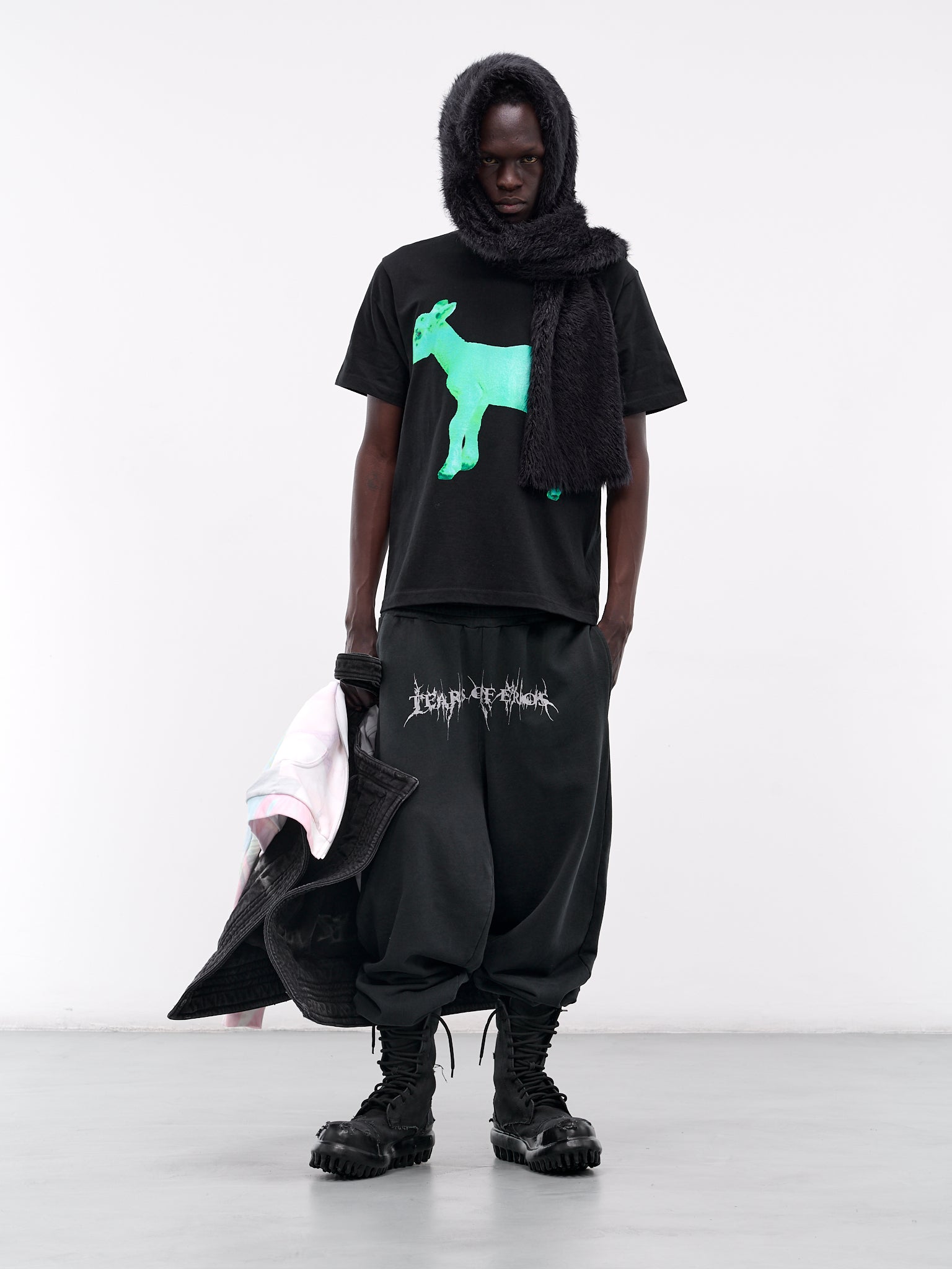 LA MASKARADE Lamb Graphic Tee | H.Lorenzo - styled