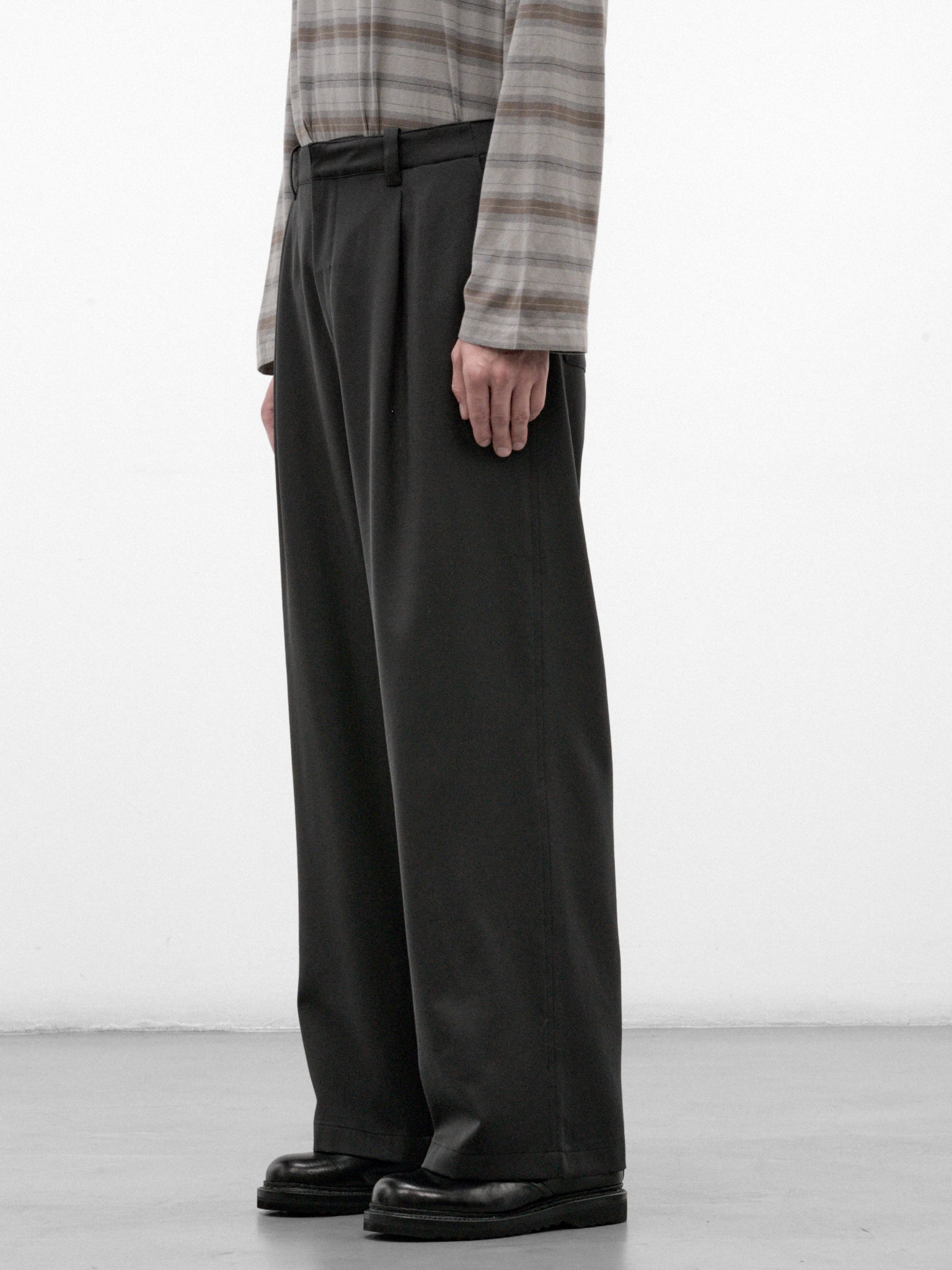 Charcoal Wool Still Chino Trousers (M4264SCK-CHAR-KINETIC)