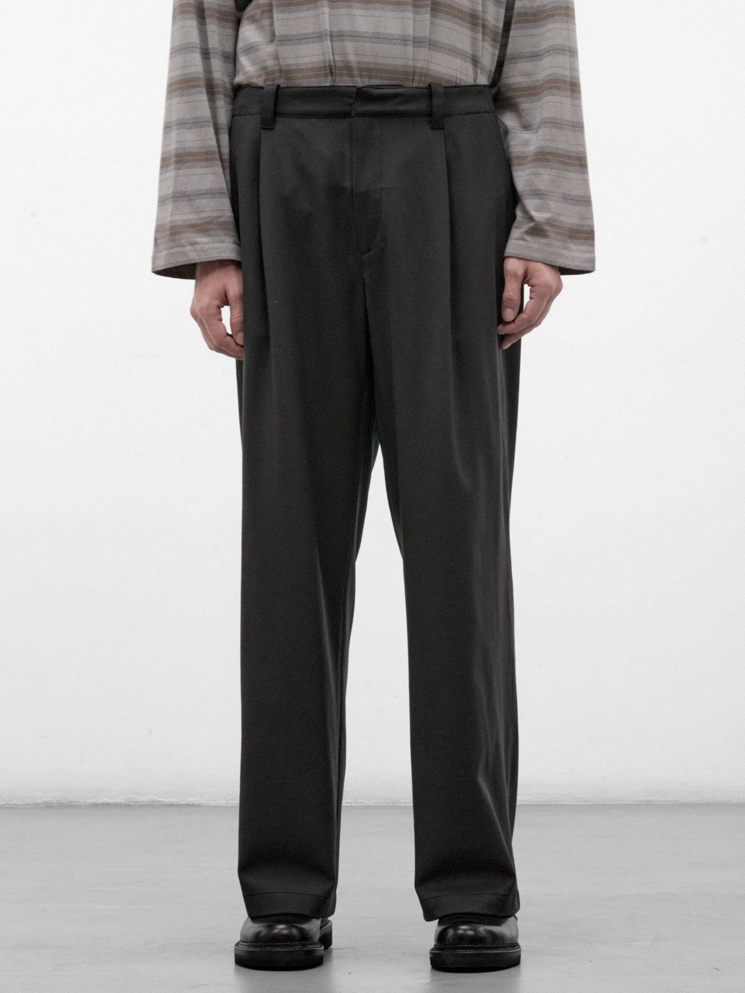 Charcoal Wool Still Chino Trousers (M4264SCK-CHAR-KINETIC)