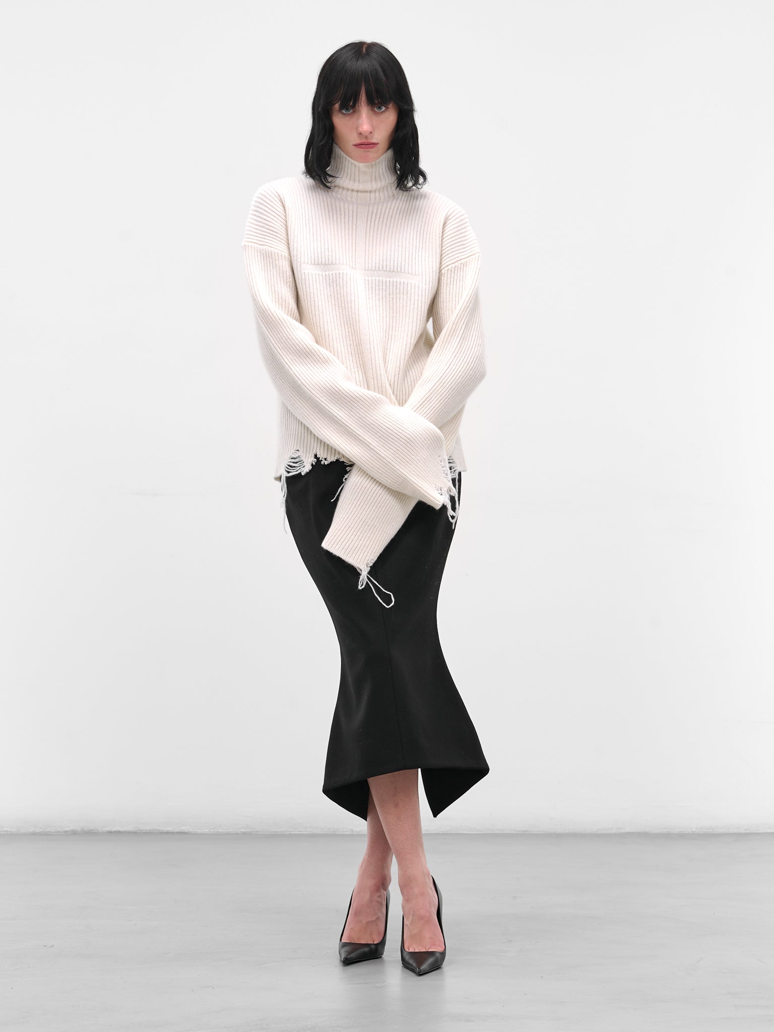 White Chalet Distressed Knit Sweater (MAT01N001-TOILE)