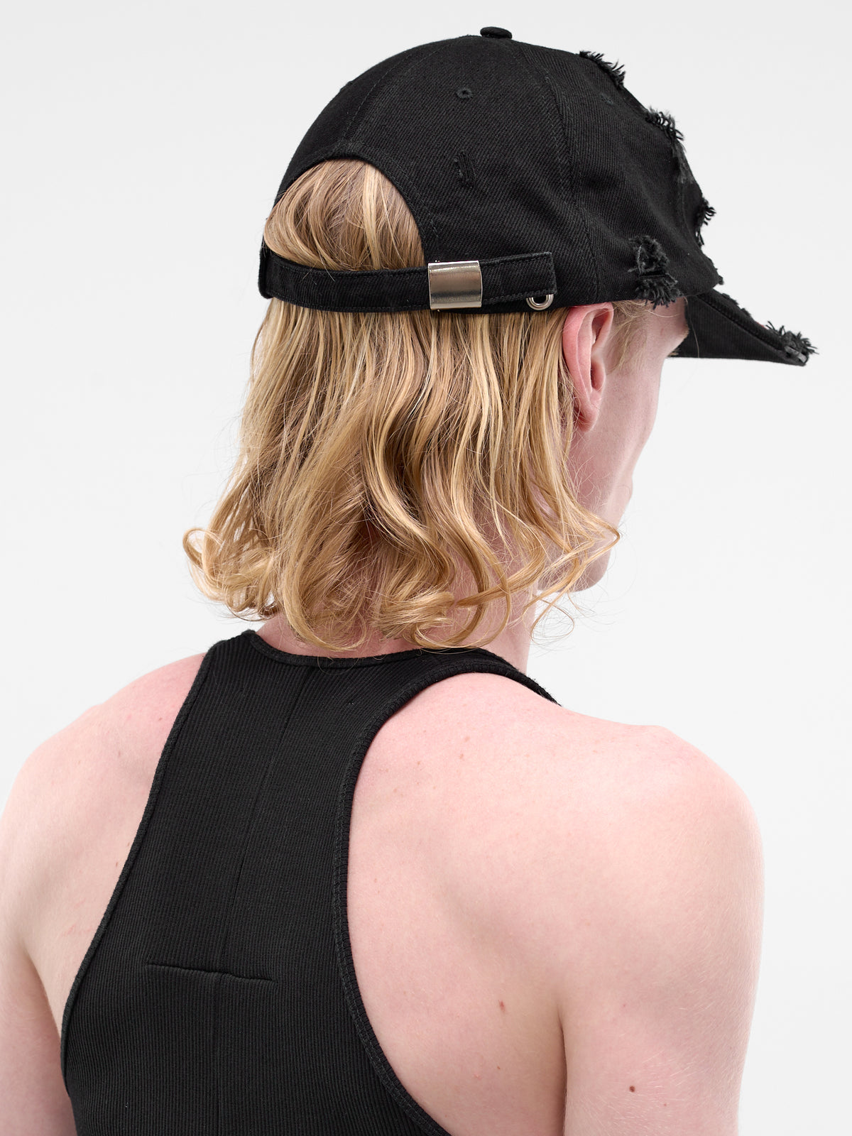 Black Distressed Uncensored Embroidery Hat (MAT02K033-SCLERA-BLACK)