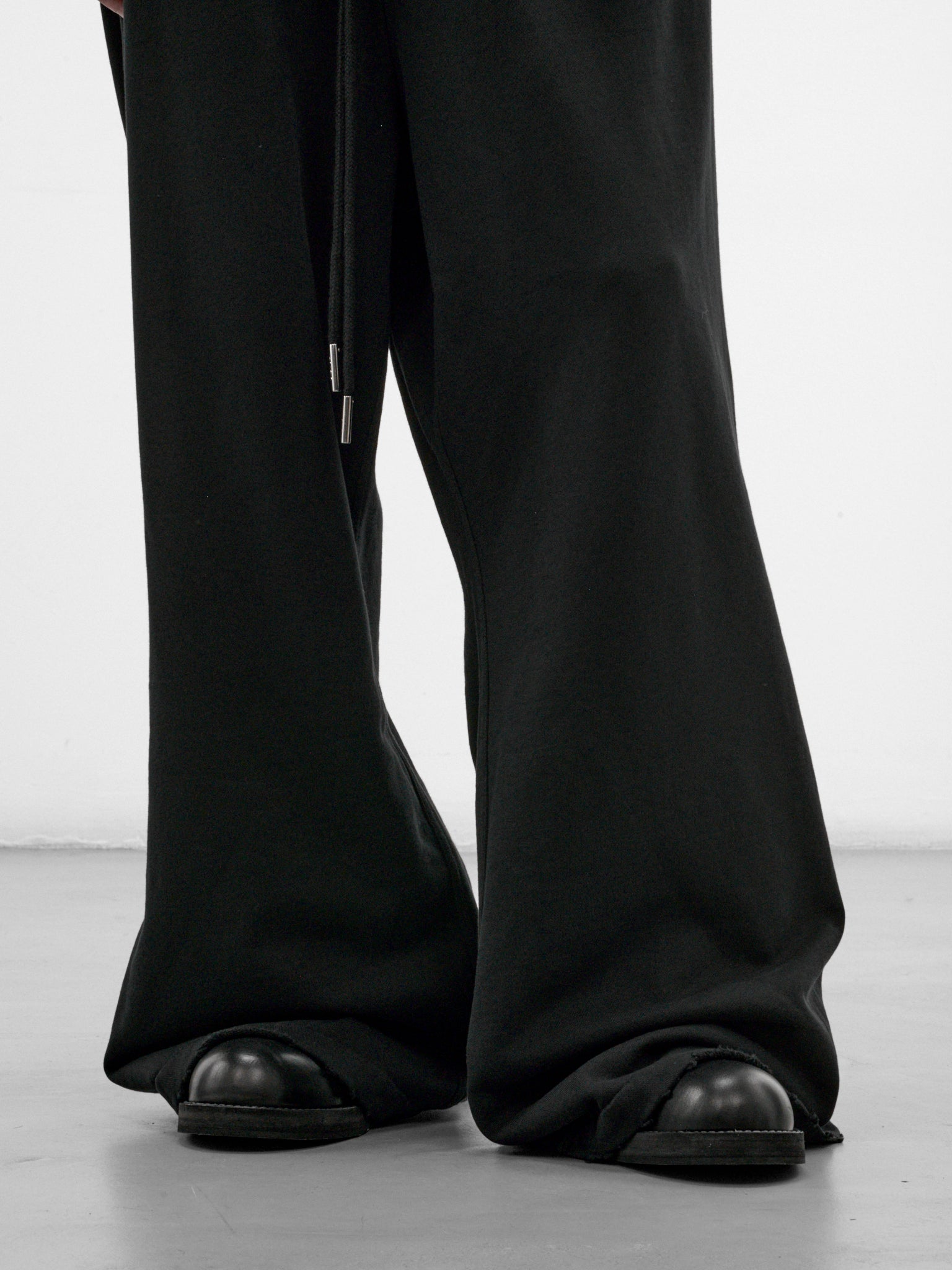 Lewis Black Cotton Sweatpants (MAT03P006-BLACK)