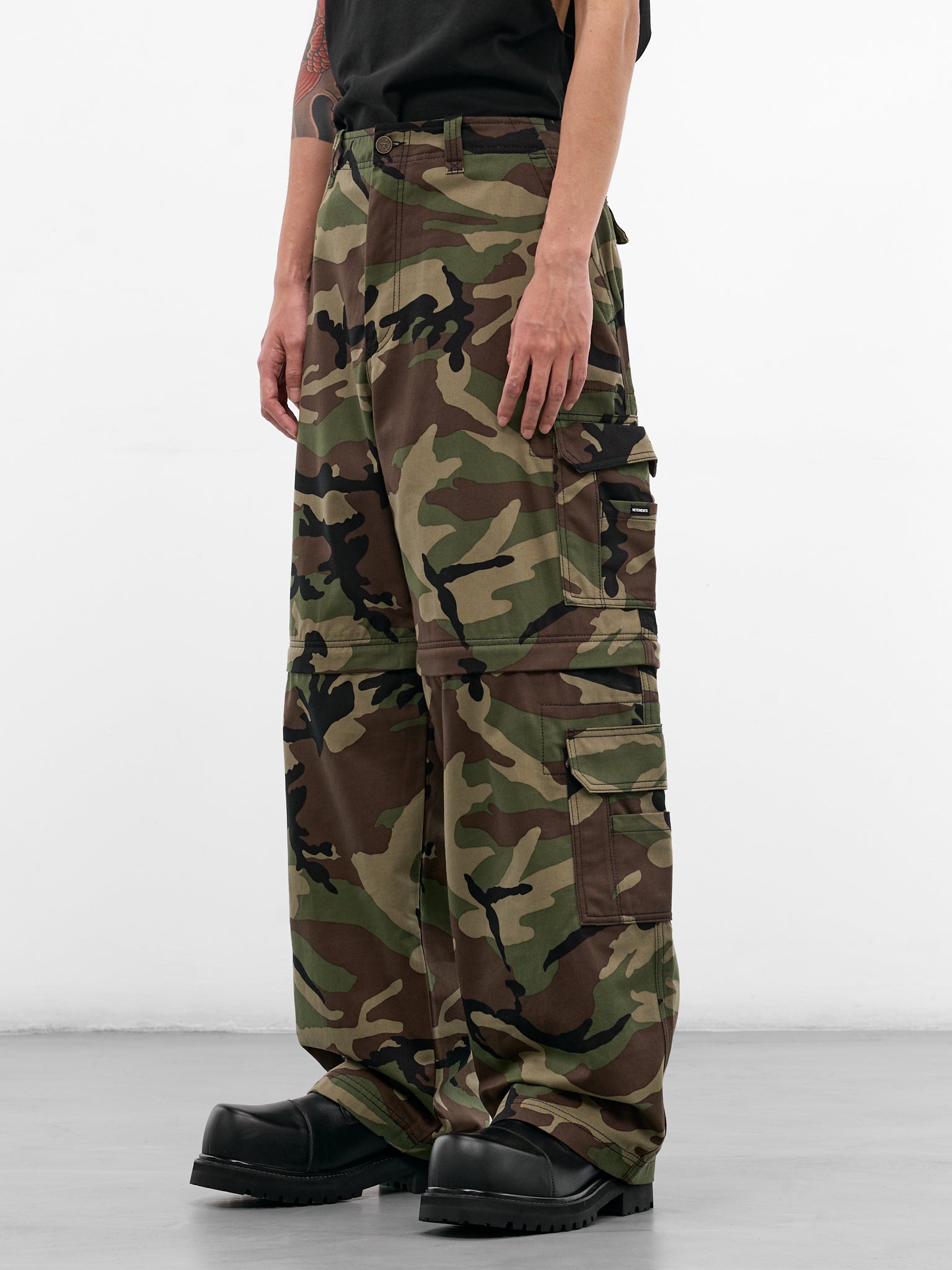 Green Camouflage Zip Cargo Pants (ME76PA096XE-GREEN-CAMO)