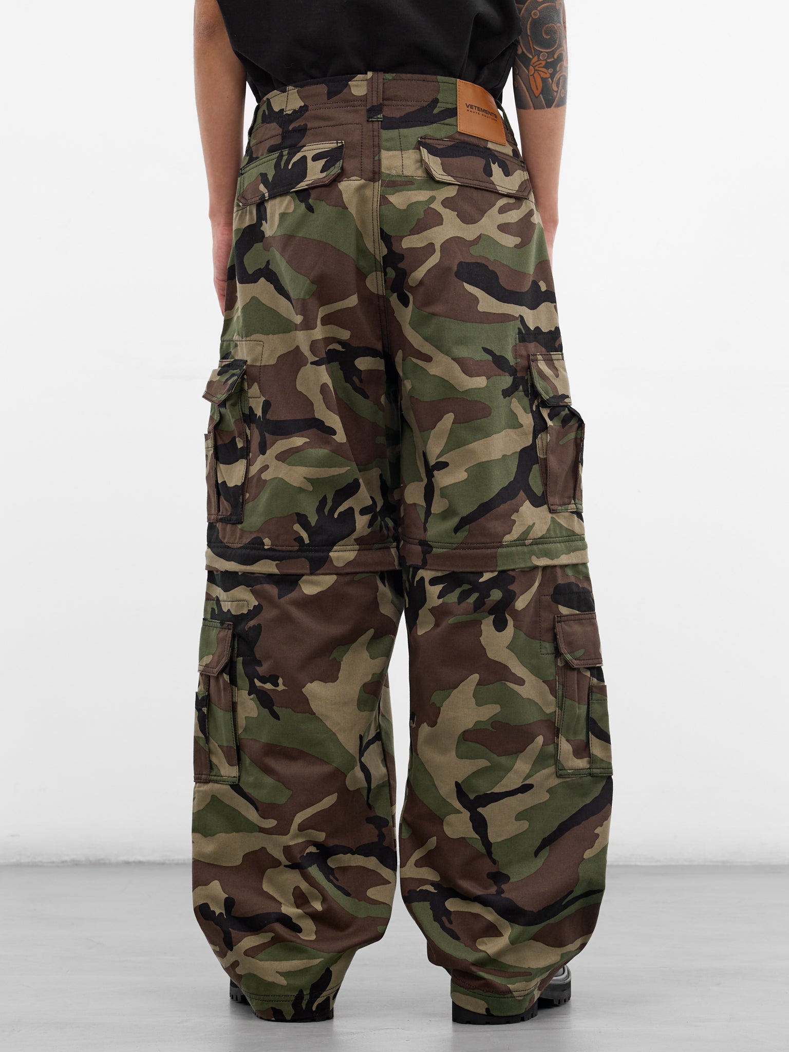 Green Camouflage Zip Cargo Pants (ME76PA096XE-GREEN-CAMO)