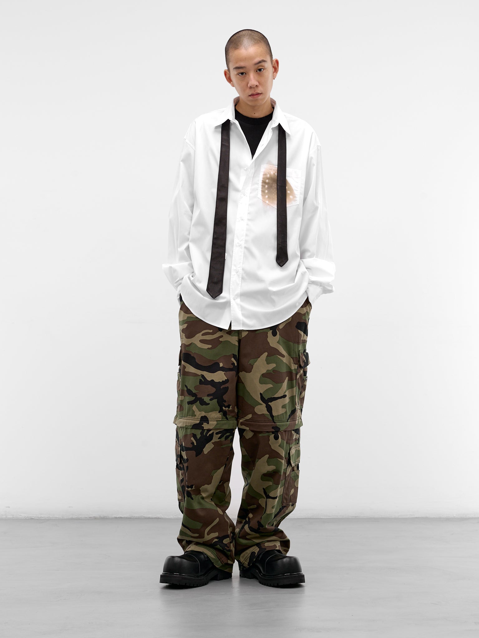 White Ironing Burn Graphic Shirt (ME76SH045W-WHITE)