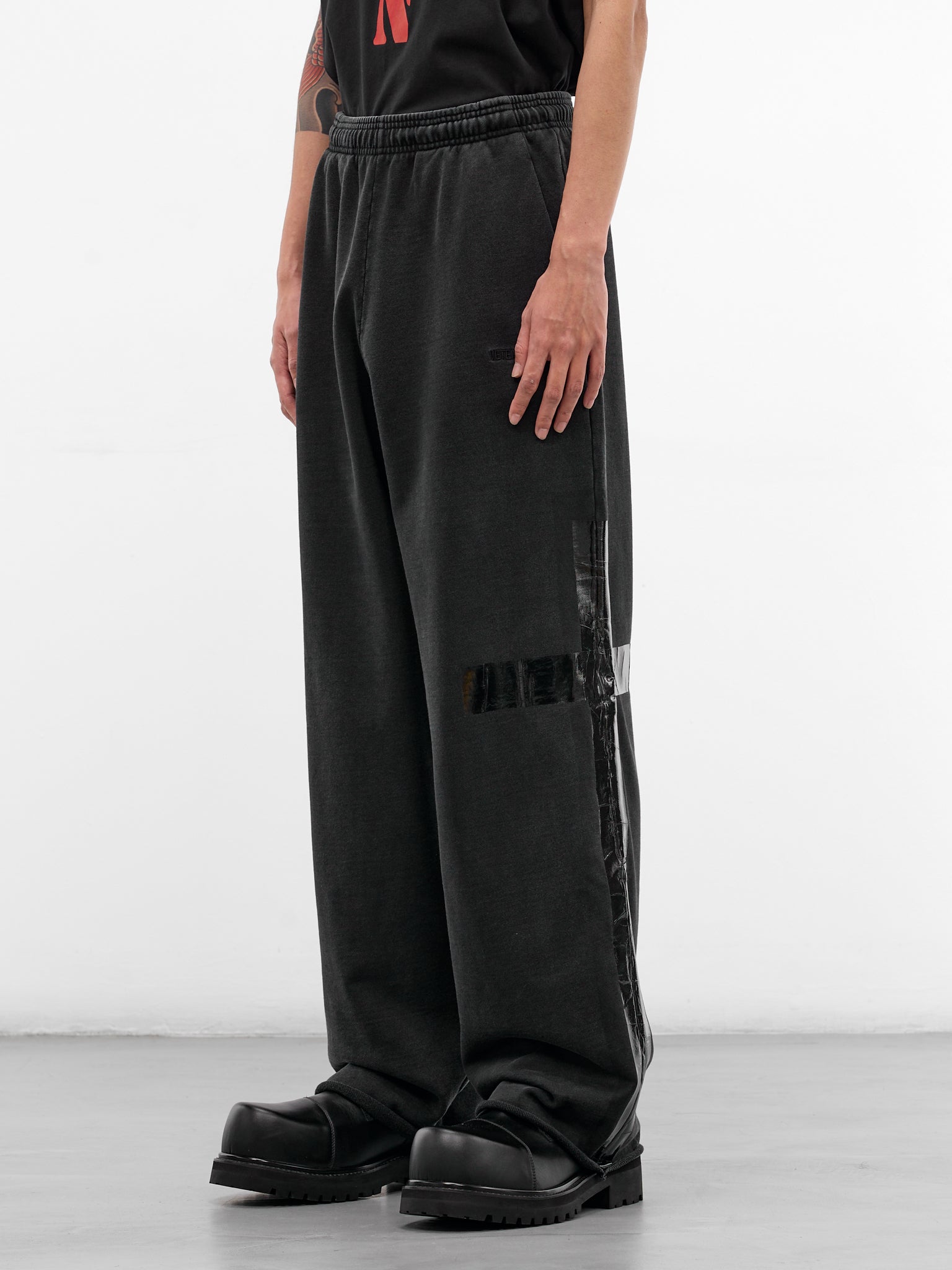 Black Cotton Duct Tape Sweatpants (ME76SP146B-BLACK)