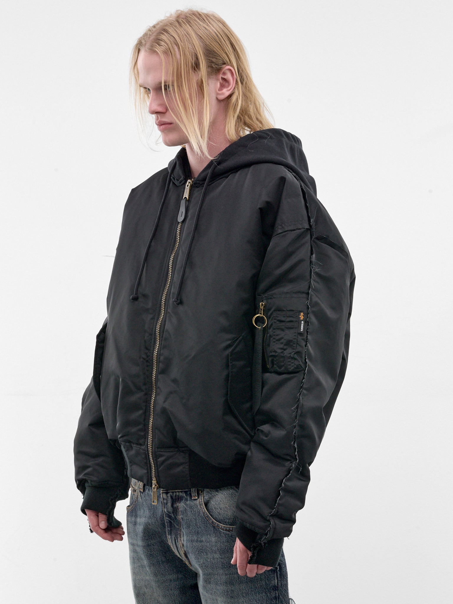 Vetements x Alpha Industries Deconstructed Bomber (MH27JA018B-BLACK)