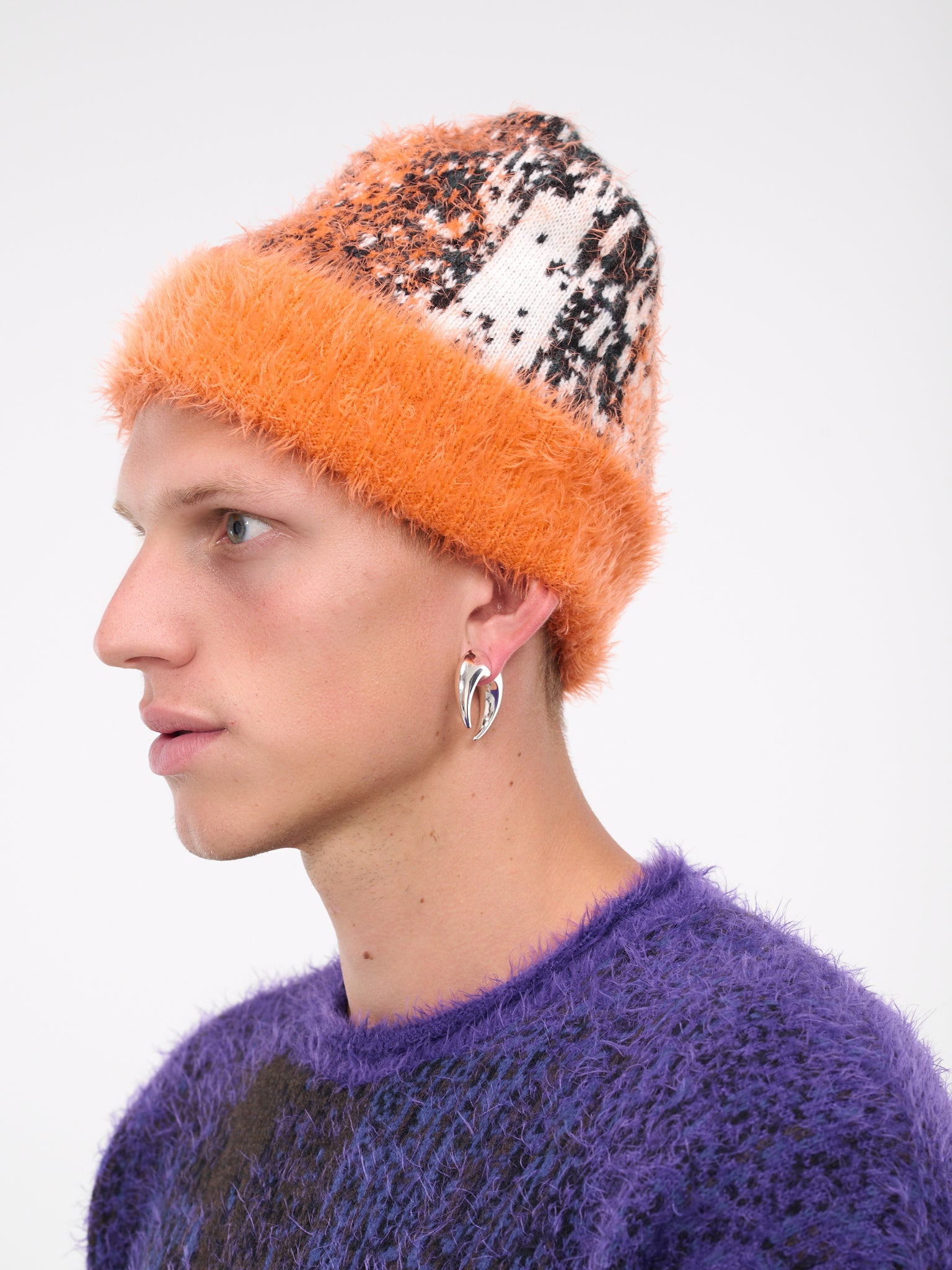 Gradient Hairy Beanie (MHAT3-S25-Y69-ORANGE-WHITE-BLA)