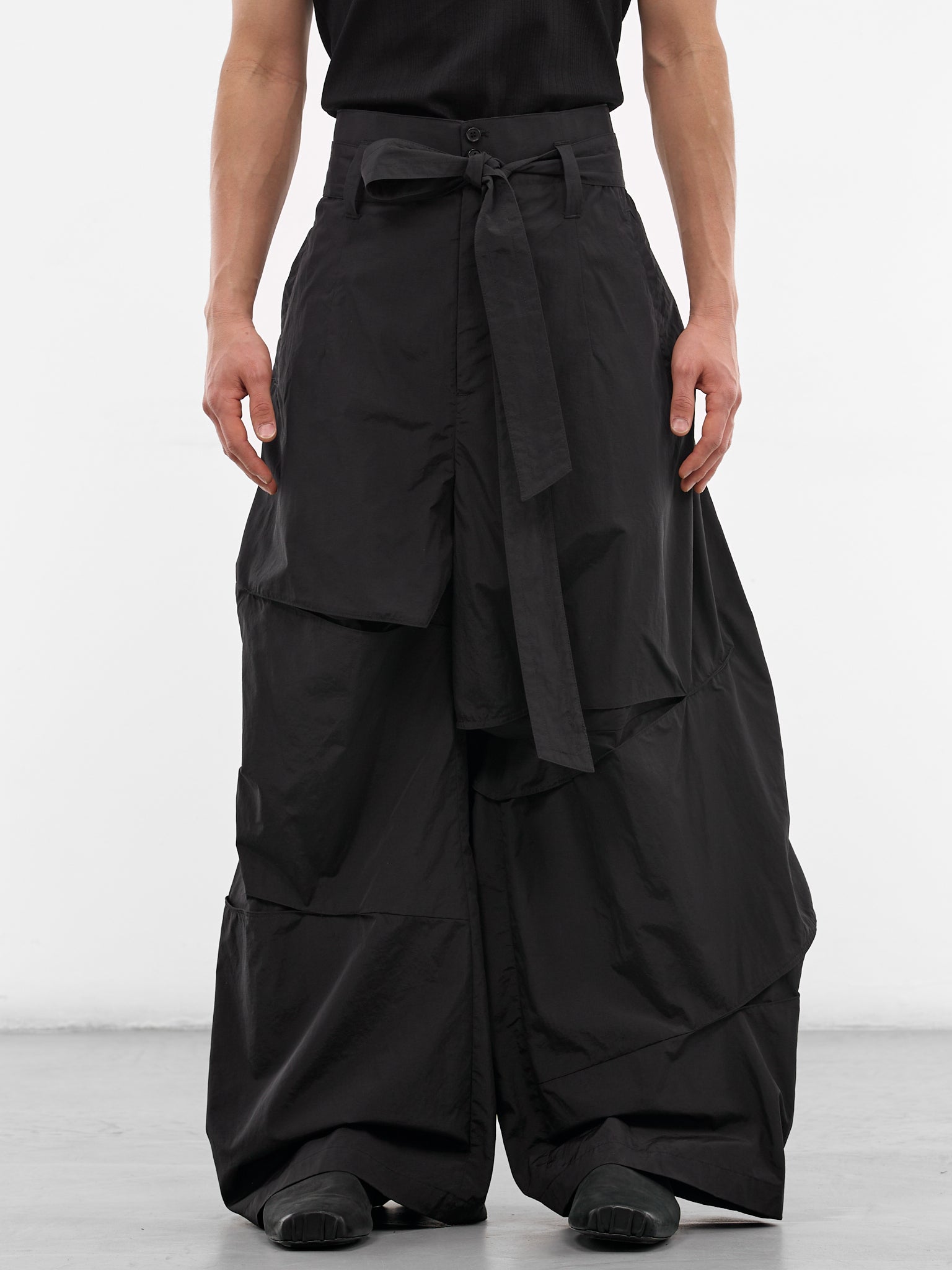 Black Sculptural Pleated Baggy Trousers (MI2PT712BK-BLACK)