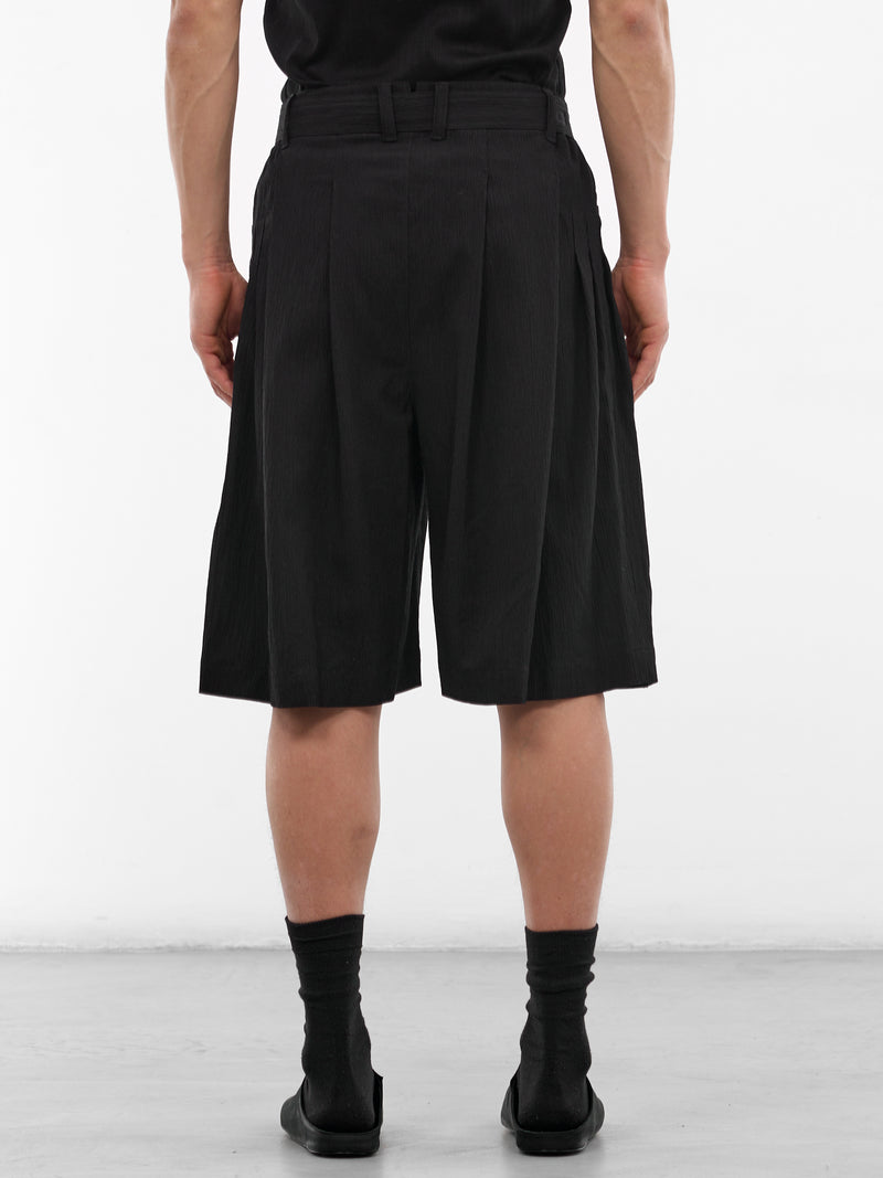 Black Edgefold Volume Pleated Shorts (MI3PT701BK-BLACK)