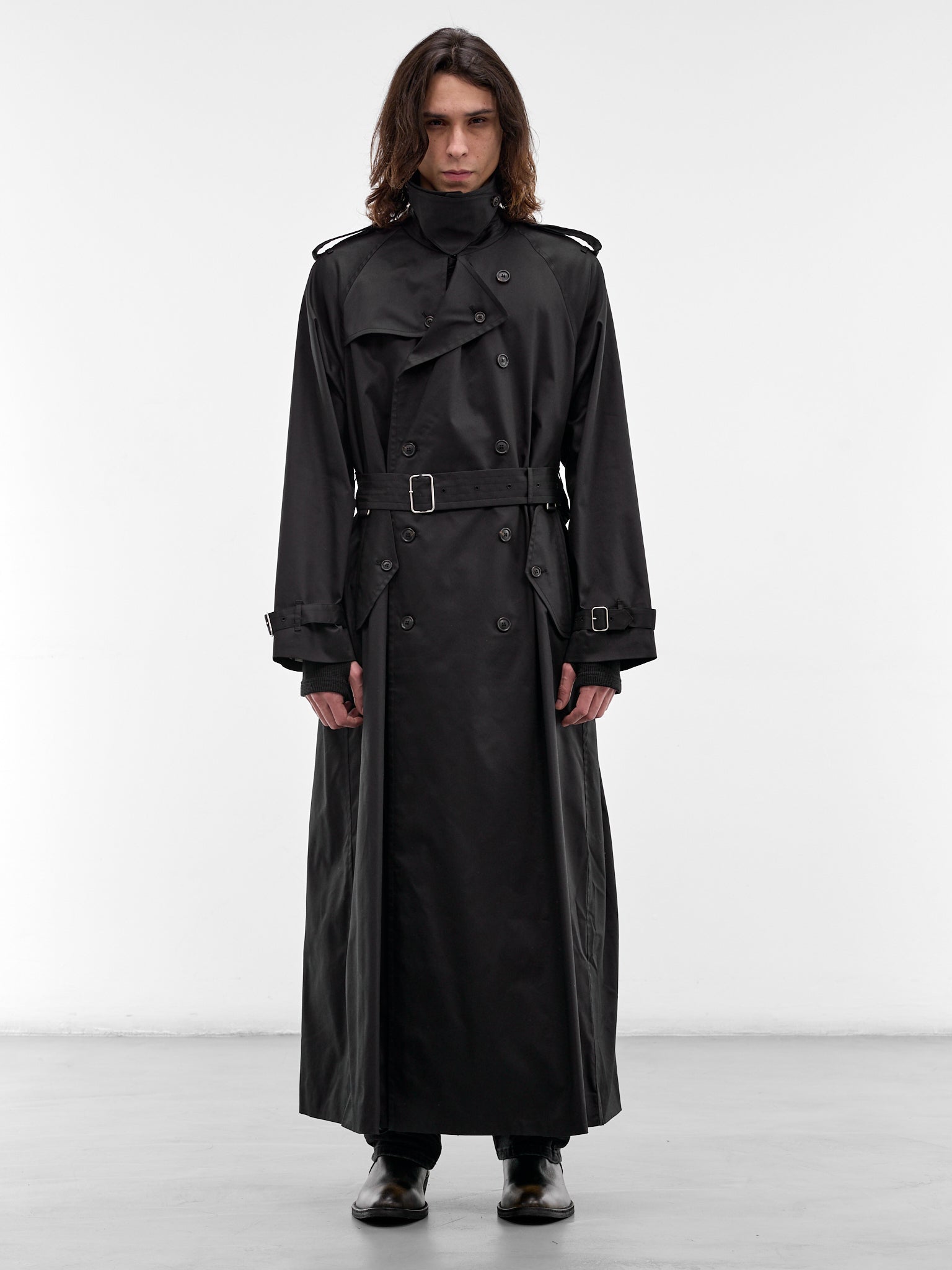 MARKING DISTANCE Maman Trench Coat | H.Lorenzo - front