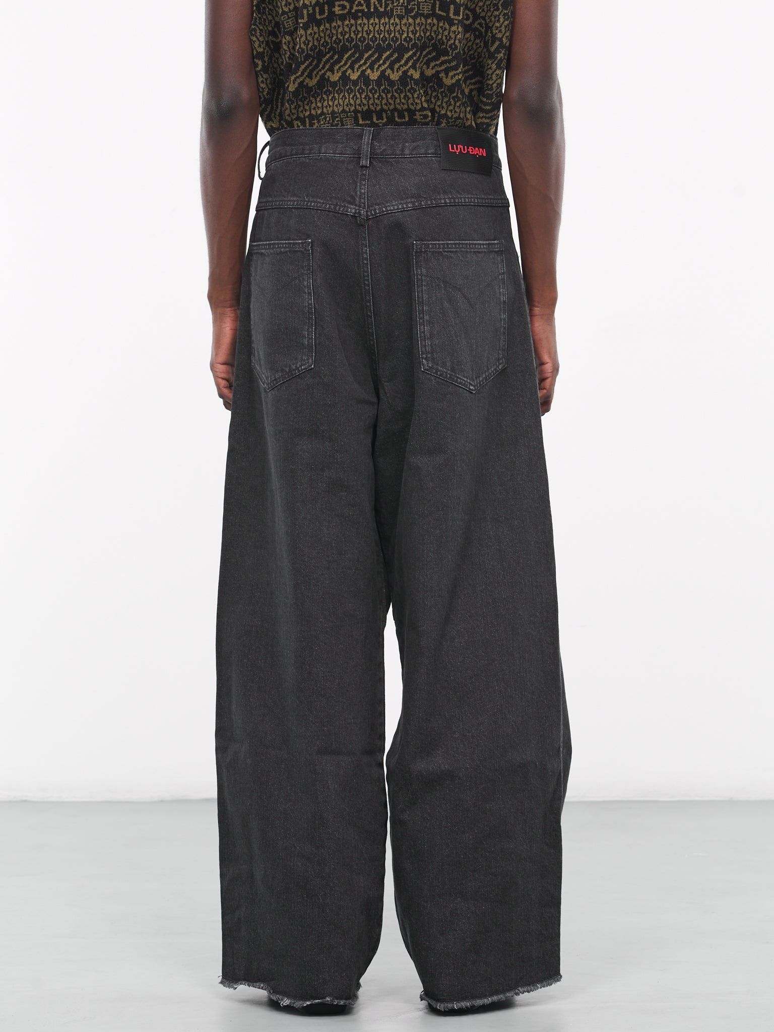 Knee Patch Jeans (MP037D-WD-GRAPHITE-BLACK)