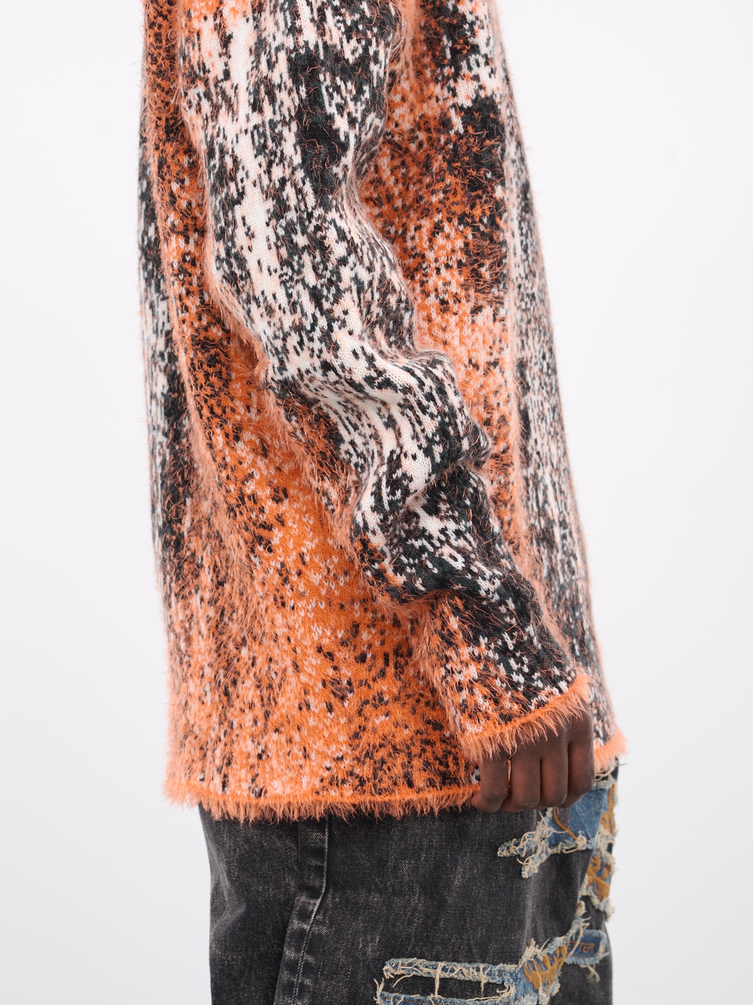 Gradient Hairy Sweater (MPULL94-S25-Y69-ORANGE-WHITE-B)