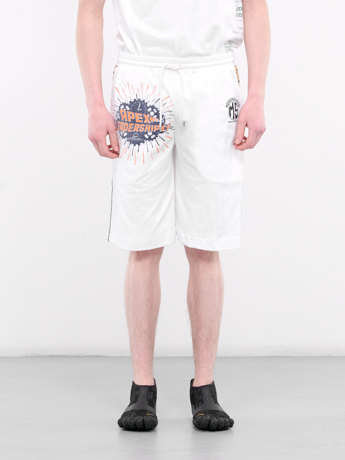 Regenerated Graphic Tee Bermudas (MSH007-UJER0003-WHITE)
