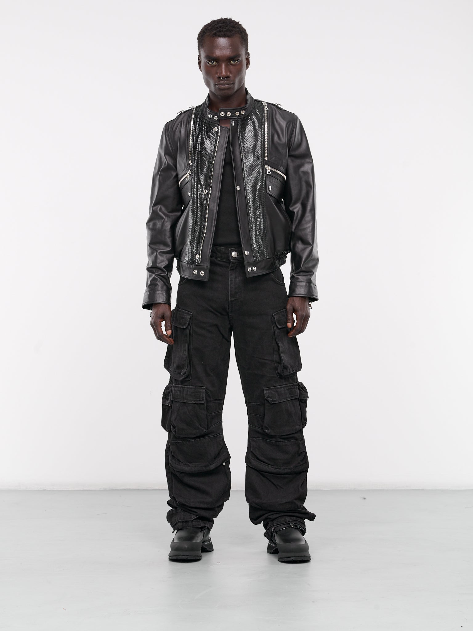 Wide Cargo Pants (WIDE-CARGO-WASHED-BLACK)