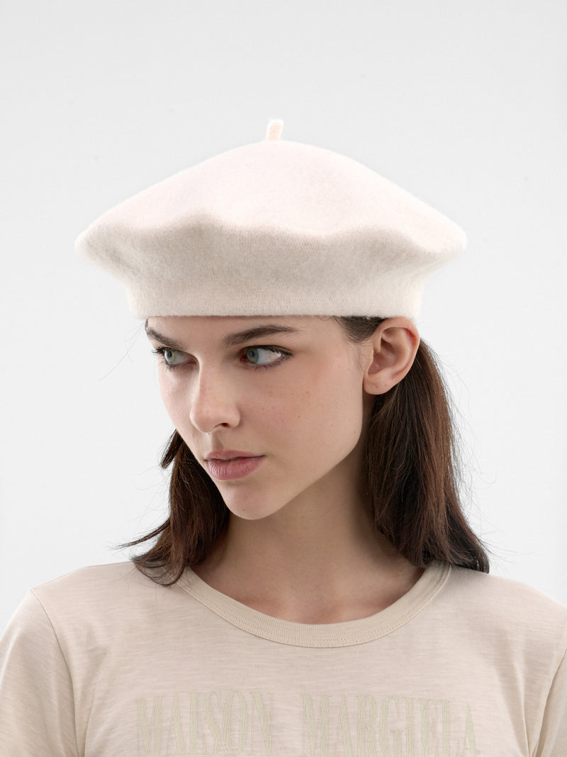 White Felted Wool Beret (SI0TC0001-S60384-104-WHITE)