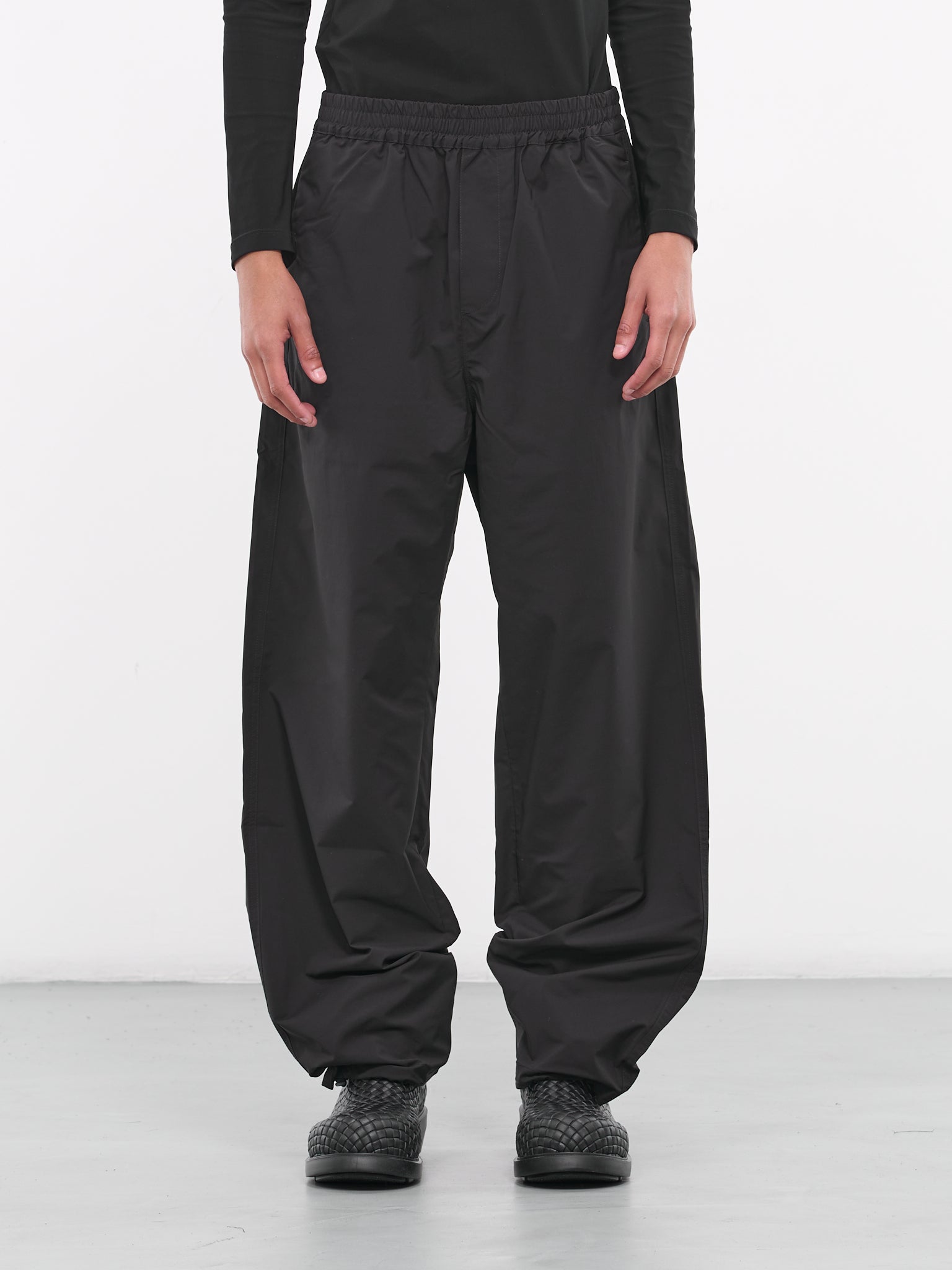 Wide Trousers (OAU47-TESBA032-001-BLACK)
