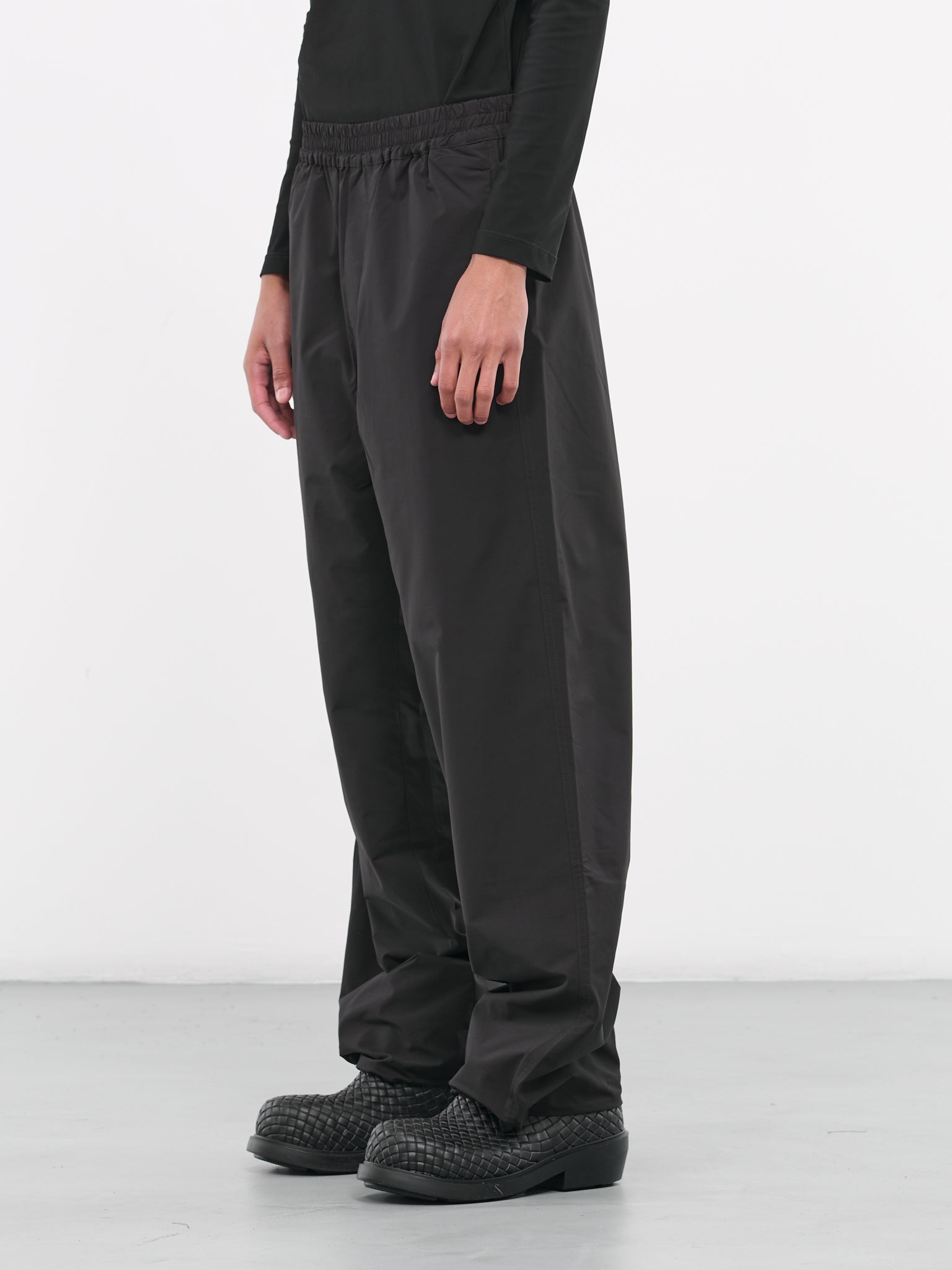 Wide Trousers (OAU47-TESBA032-001-BLACK)