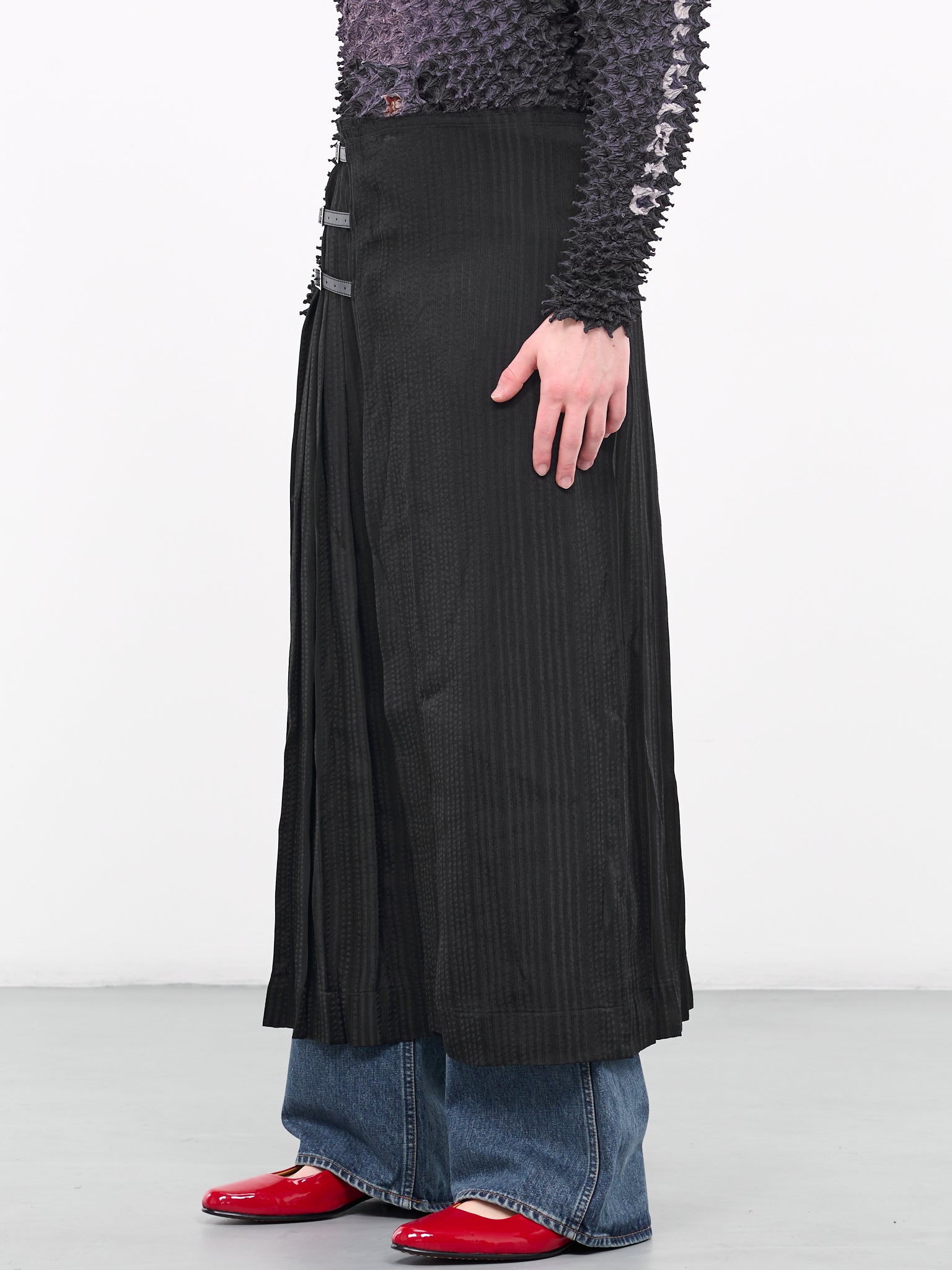 Stripe Pleated Skirt (OJ2323-BLACK)