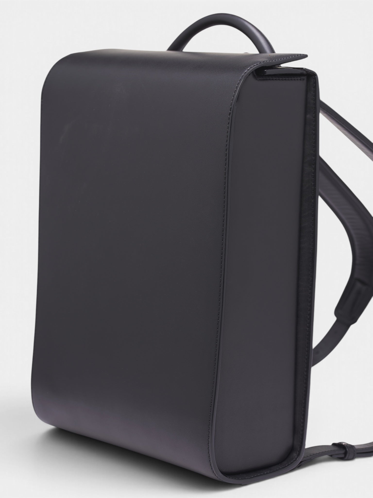 Black Steerhide Otona Randsel Backpack (OTONA-RANDSEL-MAGNET-BLACK)