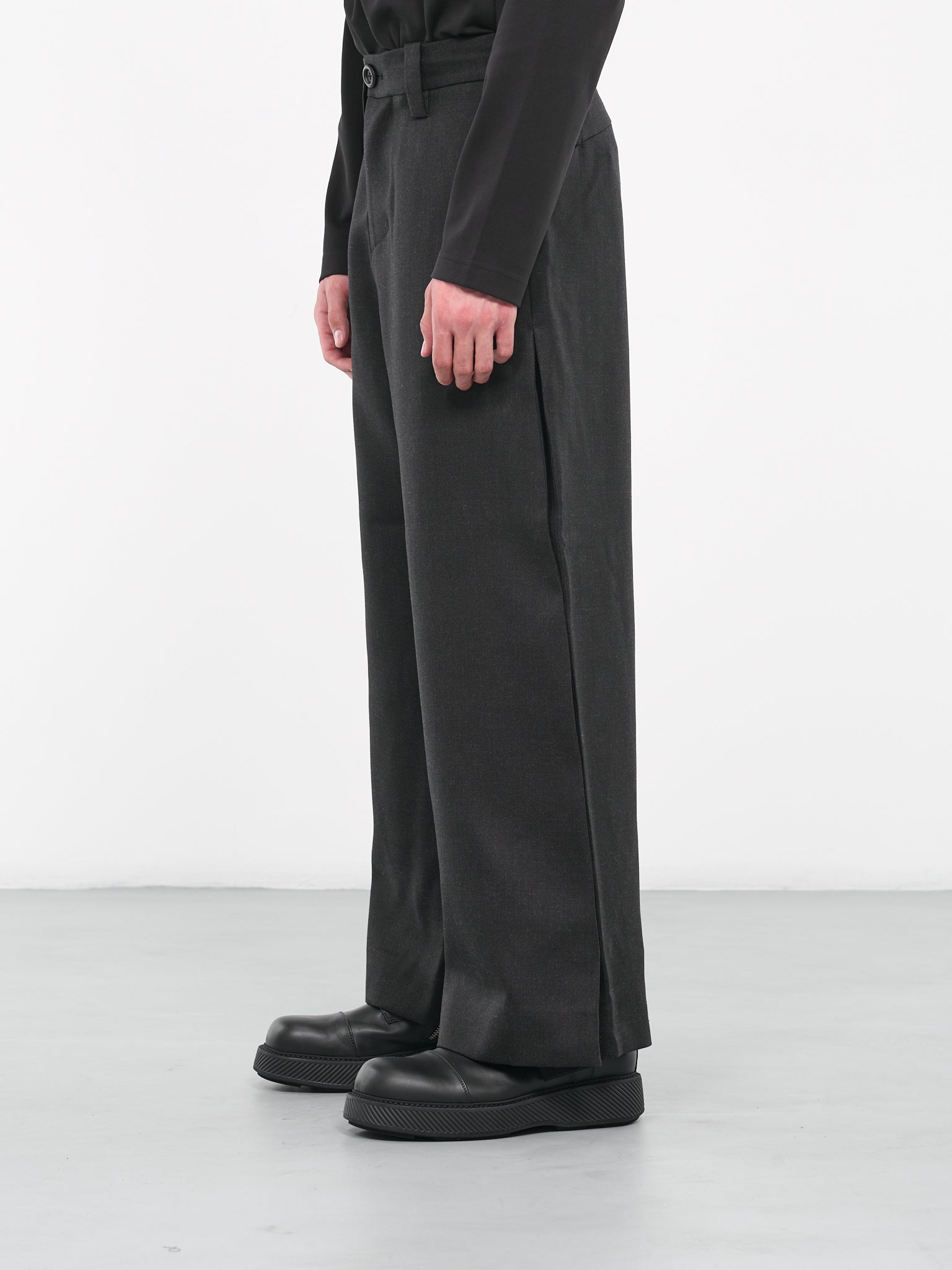 Roots Trousers (P06A-CHARCOAL)