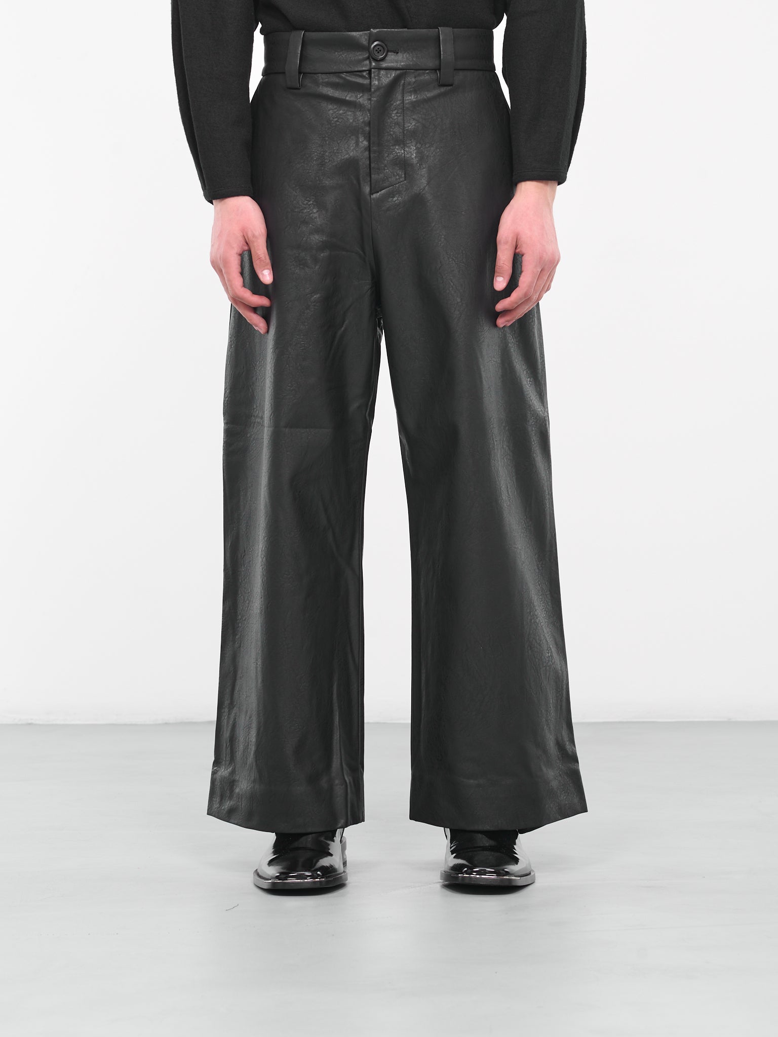 Roots Trousers (P06B-BLACK)