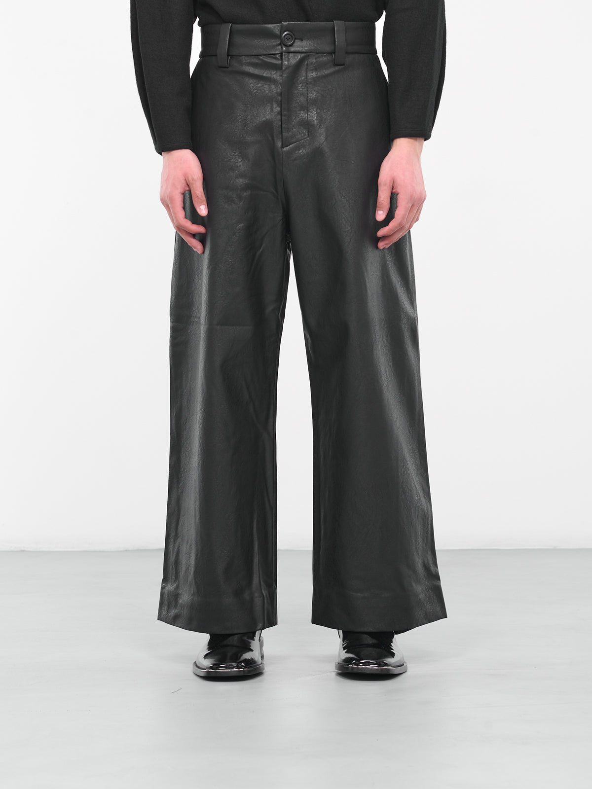 Roots Trousers (P06B-BLACK)