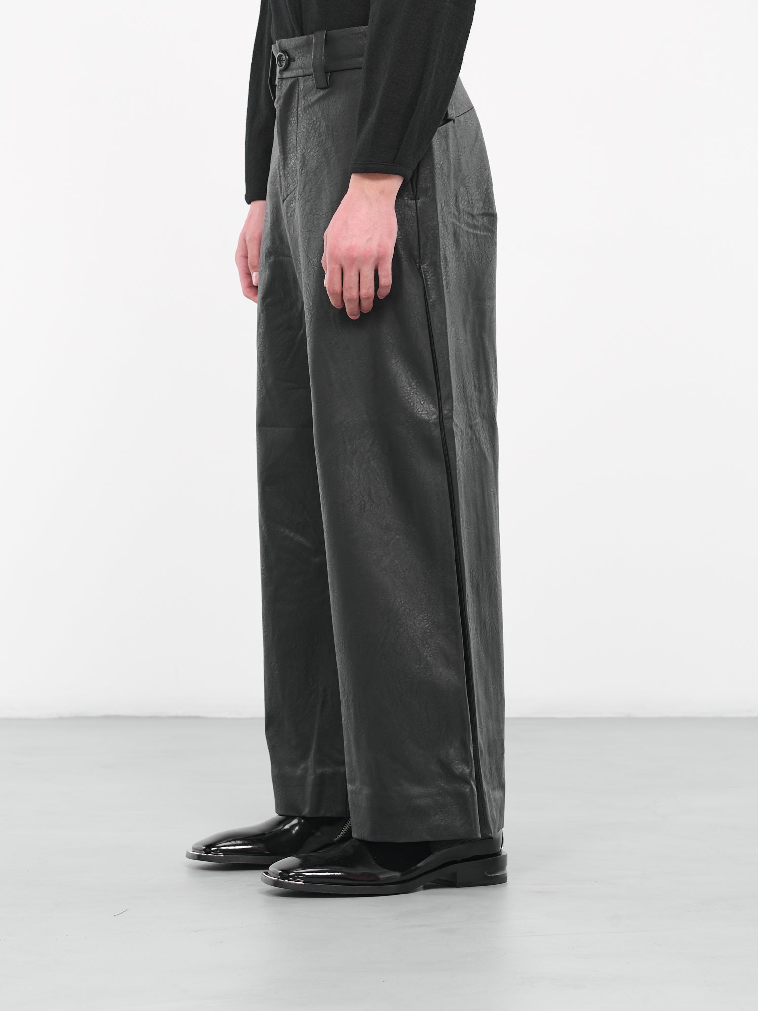Roots Trousers (P06B-BLACK)