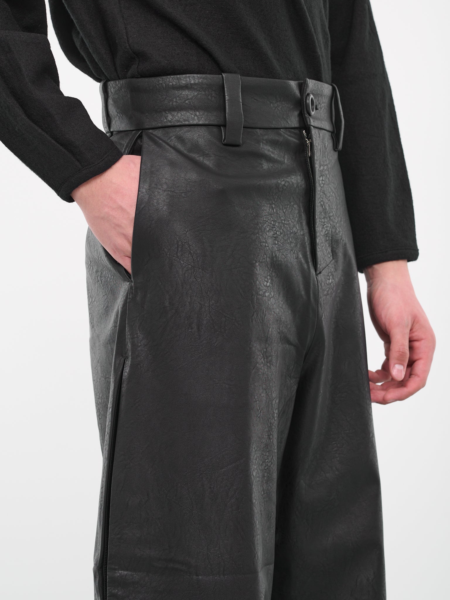 Roots Trousers (P06B-BLACK)