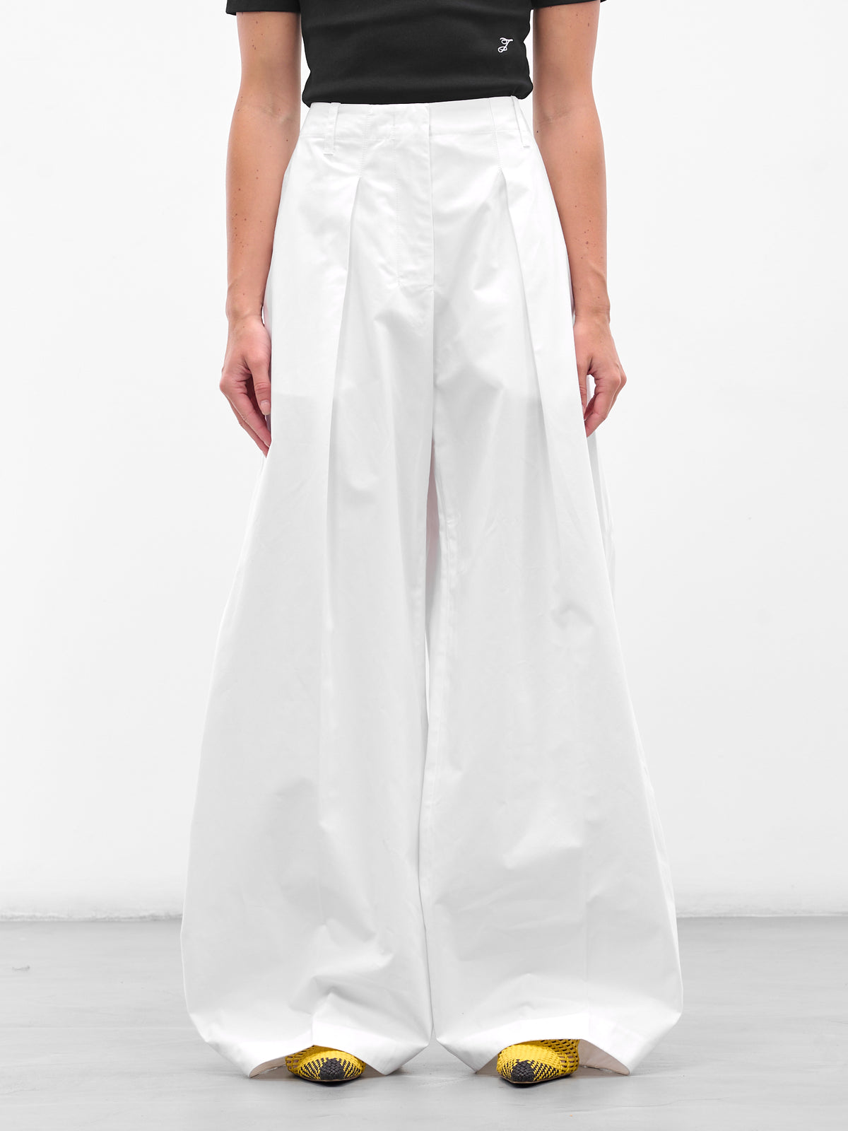 The White Wide Ovalo Pants (PAW0062AW00648-WHITE)