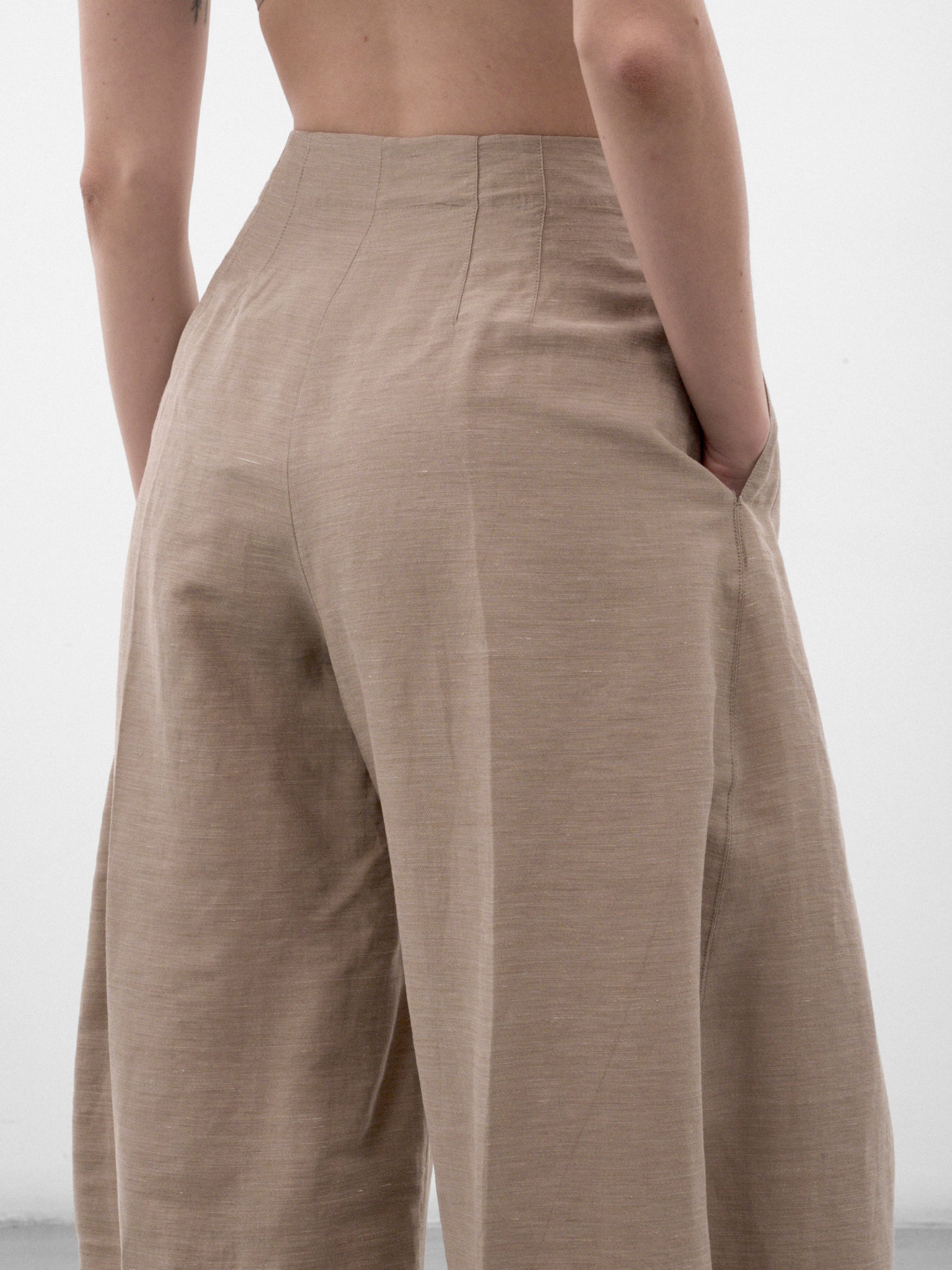 Beige Linen Pleated Curve Trousers (PAW00663AW00853-BEIGE)