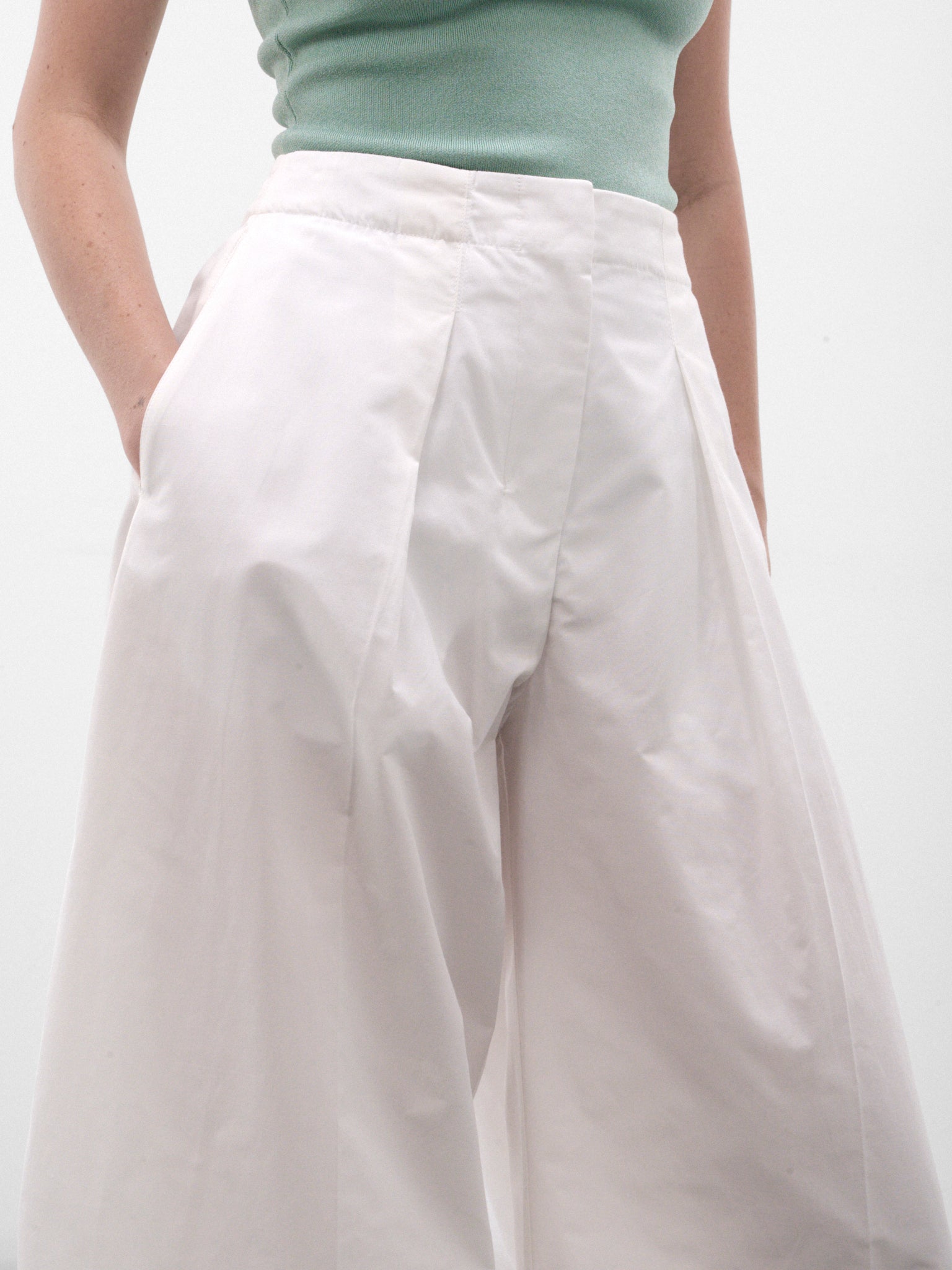 White Cotton Pleated Wide Trousers (PAW00663AW00907-WHITE)