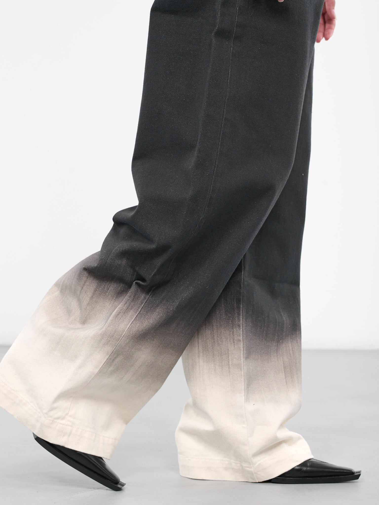Oversized Jeans (PD-U-172-DE-GRAYSCALE-BRUSHSTR)