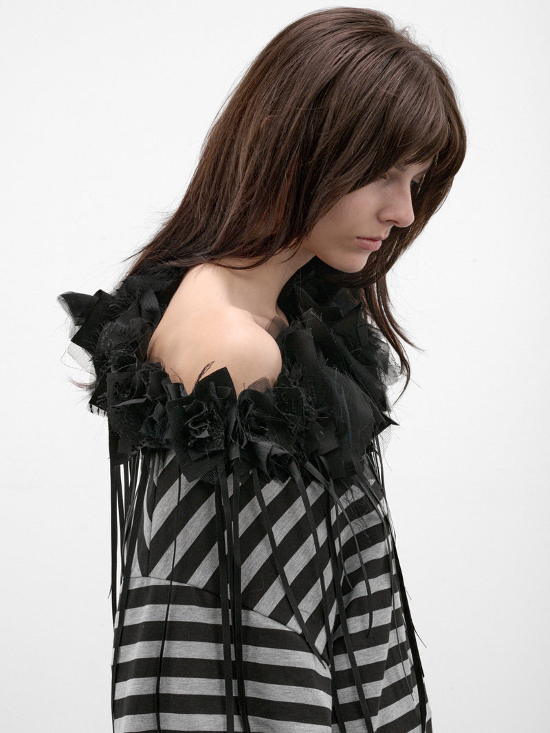 Striped Oversized Off-Shoulder Top (PFAW26TO01-3-STRIPE)
