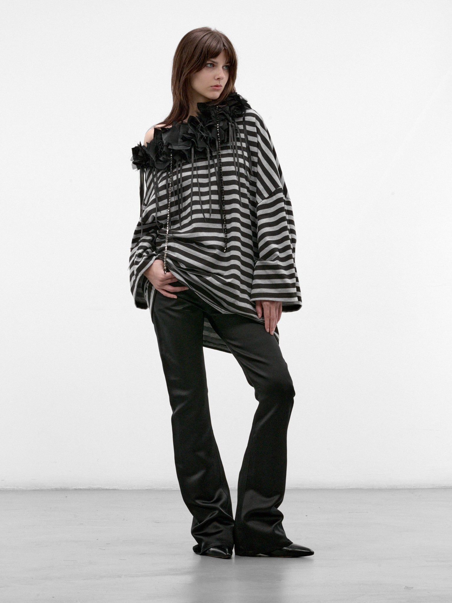 Striped Oversized Off-Shoulder Top (PFAW26TO01-3-STRIPE)