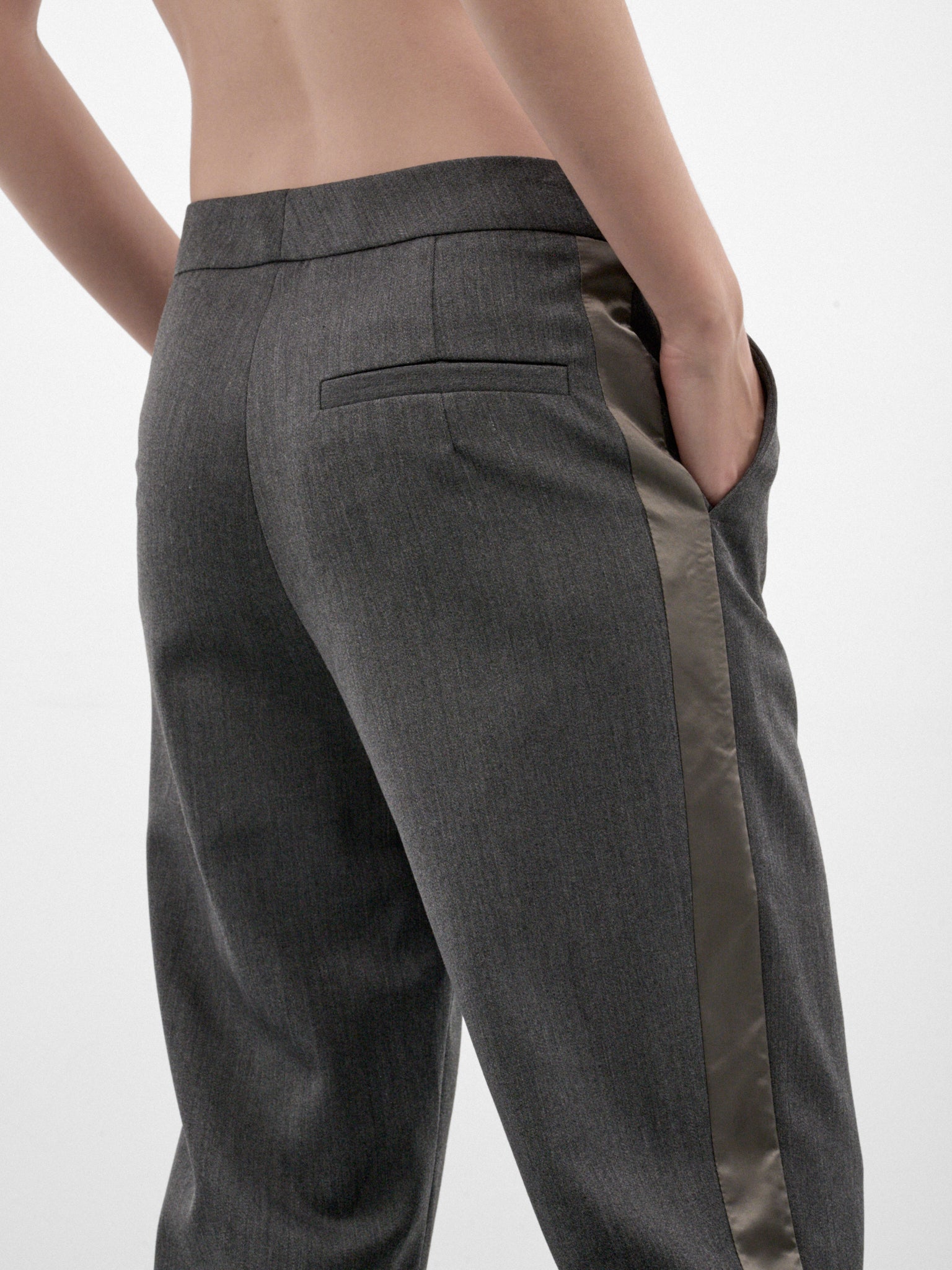 Gray Poly-Wool Wide Trousers (PO-FW26-2006-GREY)