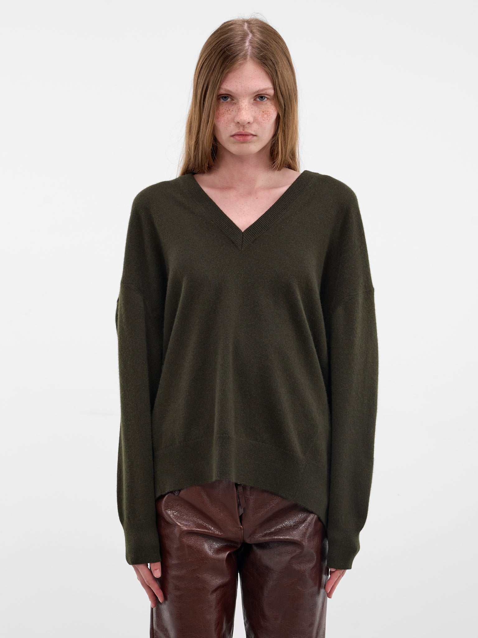 Black Loden Cashmere V-Neck Sweater (PPSS26SW01393-6492-LODEN)