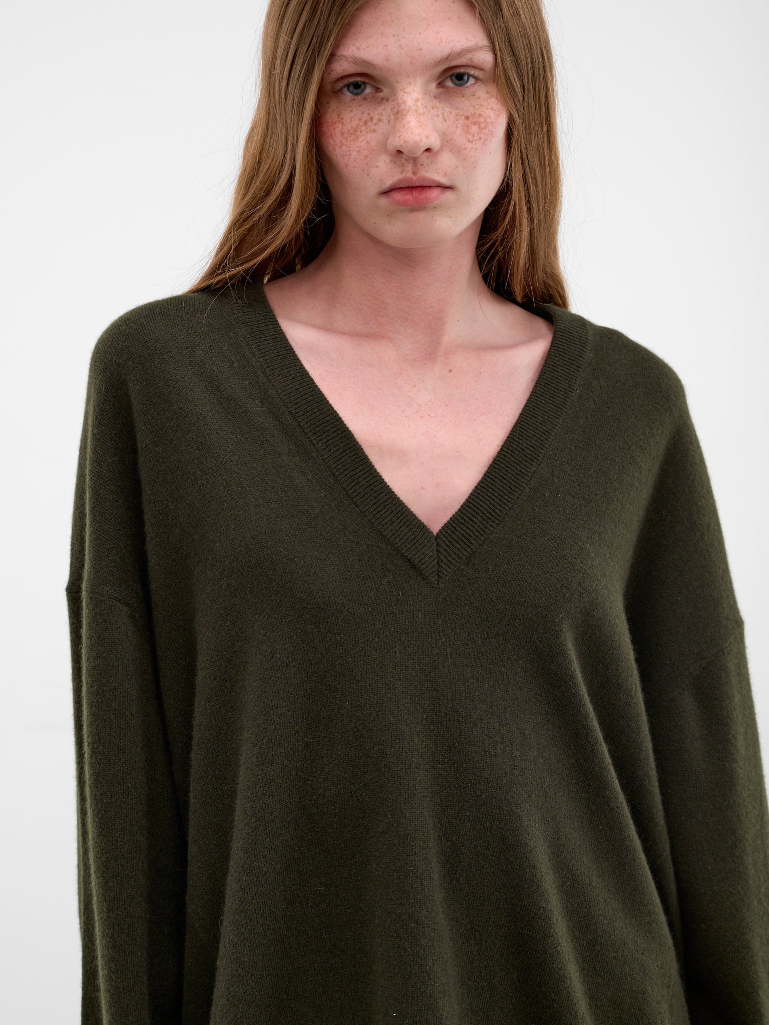 Black Loden Cashmere V-Neck Sweater (PPSS26SW01393-6492-LODEN)