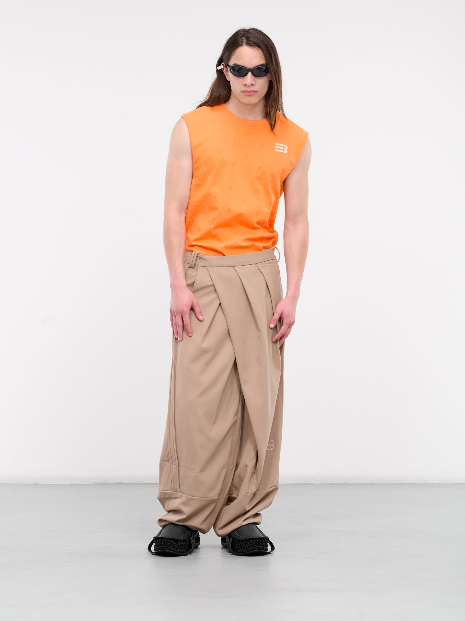 Odom Pleated Carrot Wide Trousers (PT-02B-SILVER-FERN)