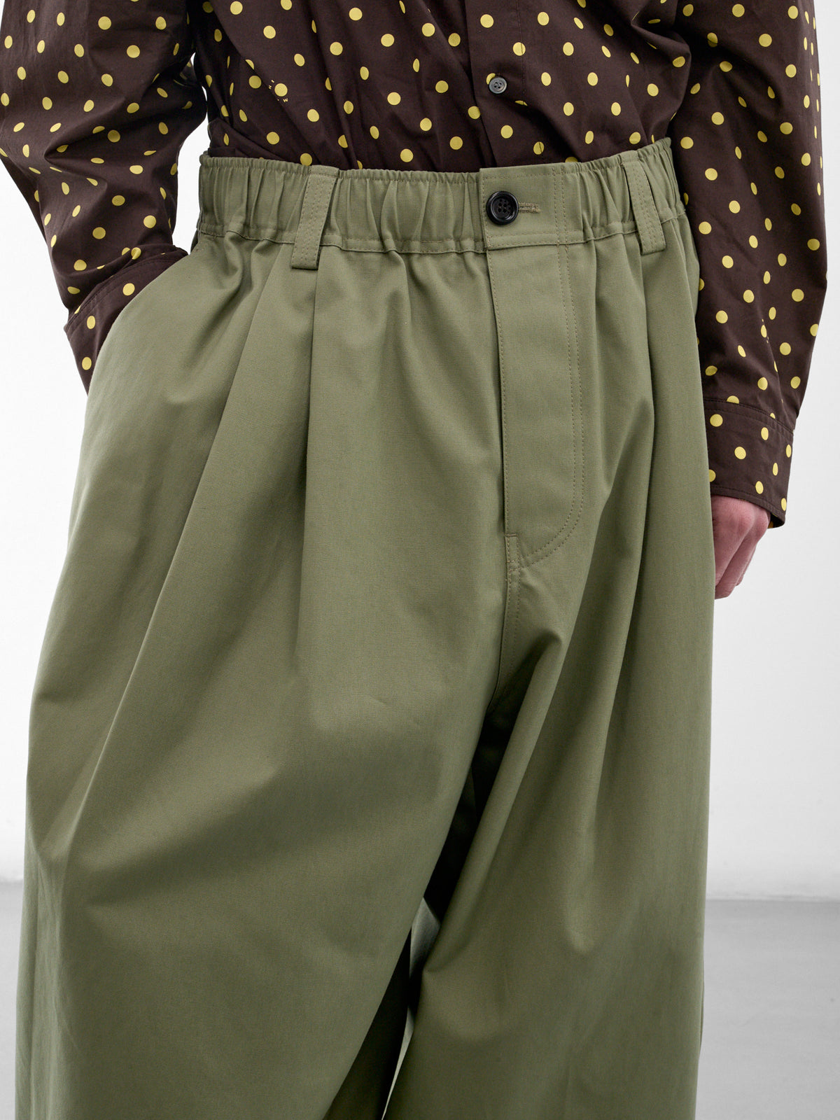 Olive Baggy Pleated Trousers (PUMU0347J0-UTC646-LIGHT-GREEN)