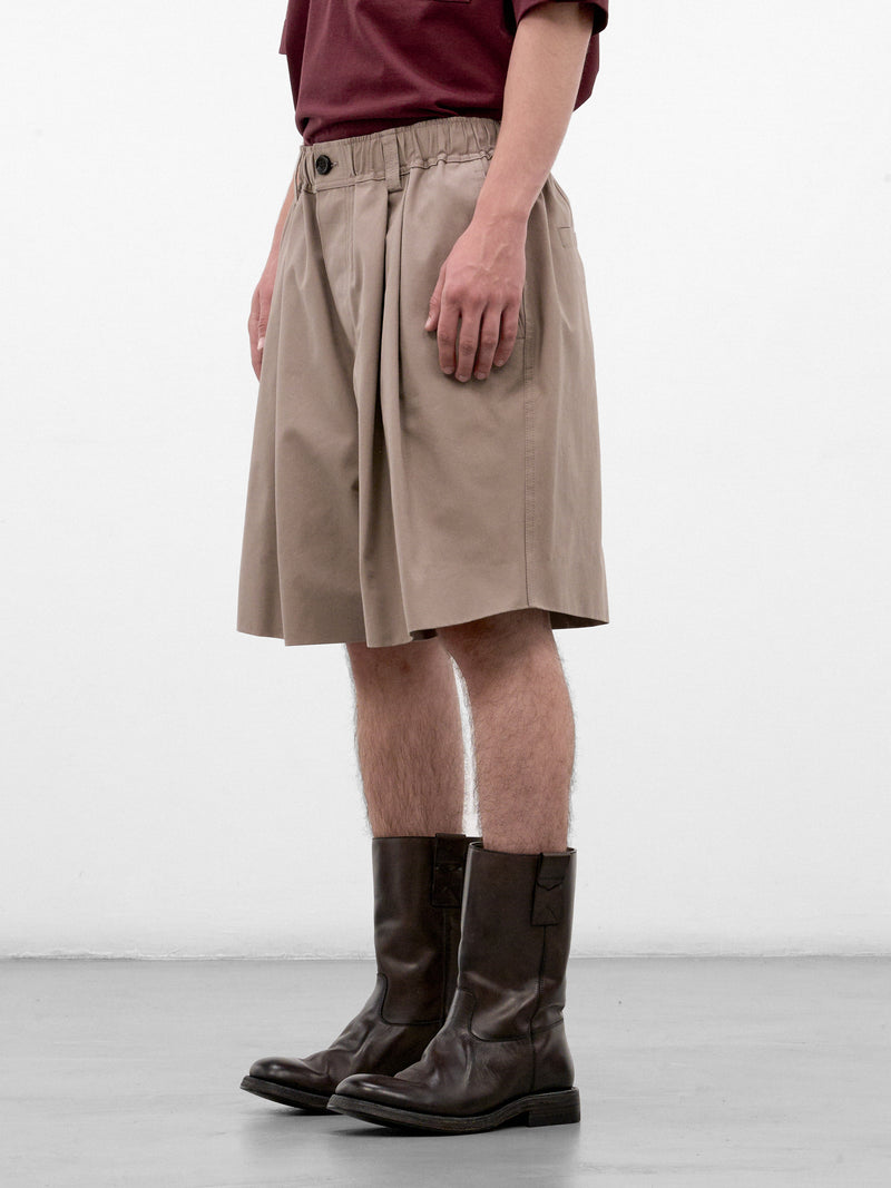 Brown Pleated Knee Shorts (PUMU0348J0-UTC646-00N13-BROWN)
