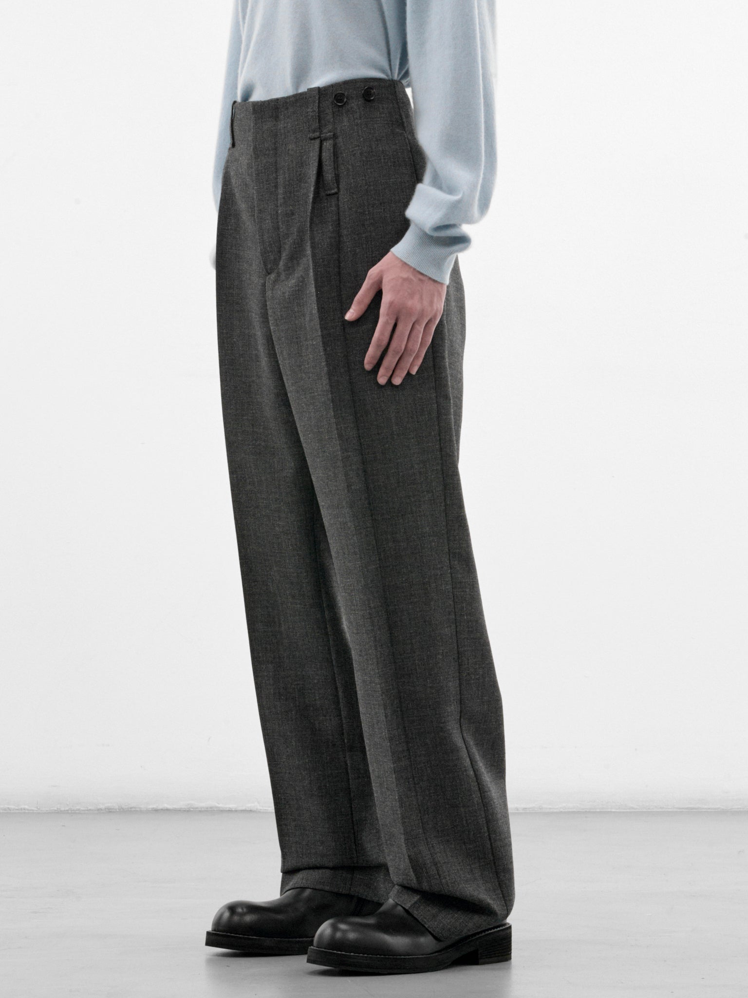 Gray Wool Pleated Trousers (PUMU0365U0-UTWA58-GREY)